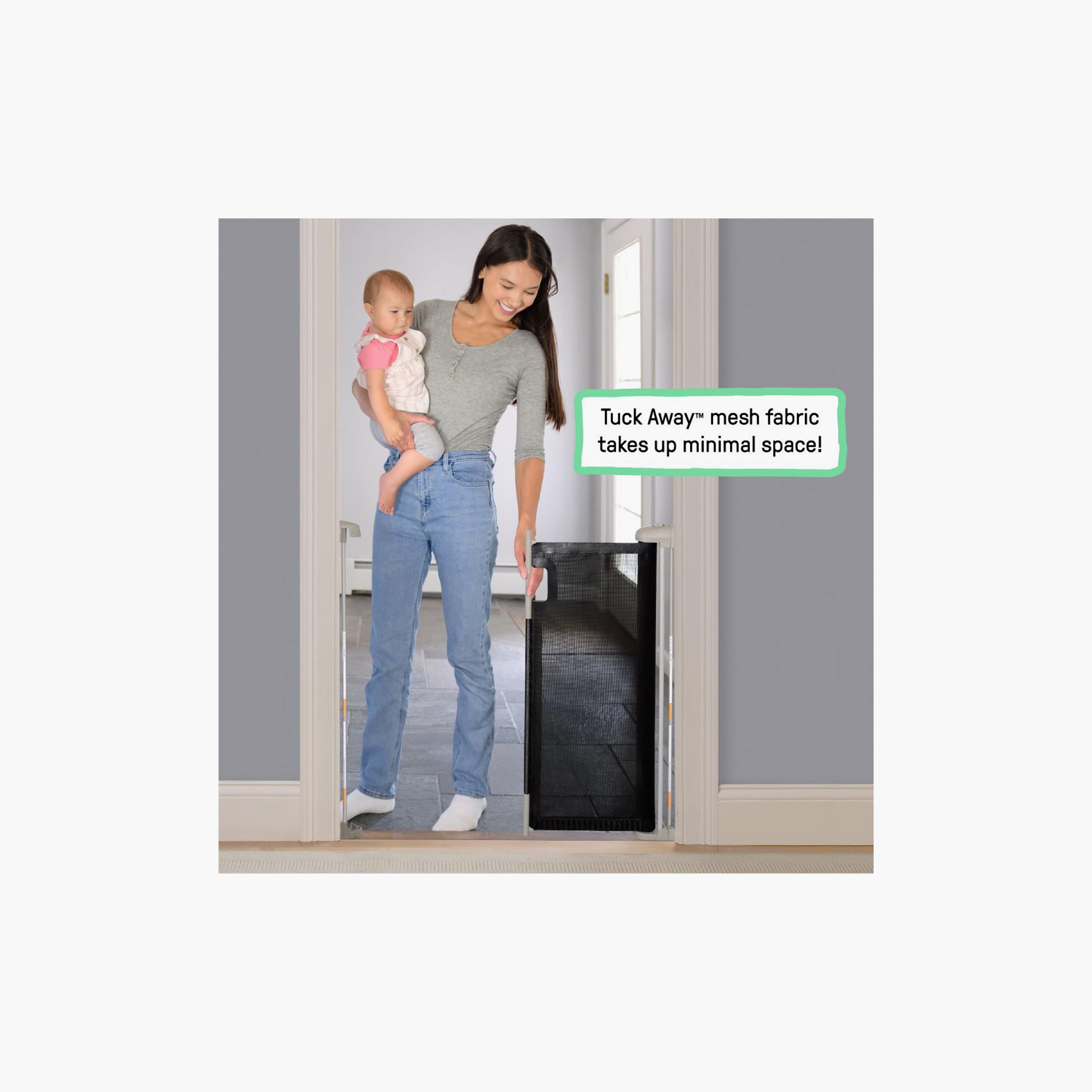 بوابة الأمان الشبكية سمر ثرو واي بعرض 52 بوصة مع قفل تلقائي من إنجوينيتي-baby-healthandsafety-babyproofing-image-5