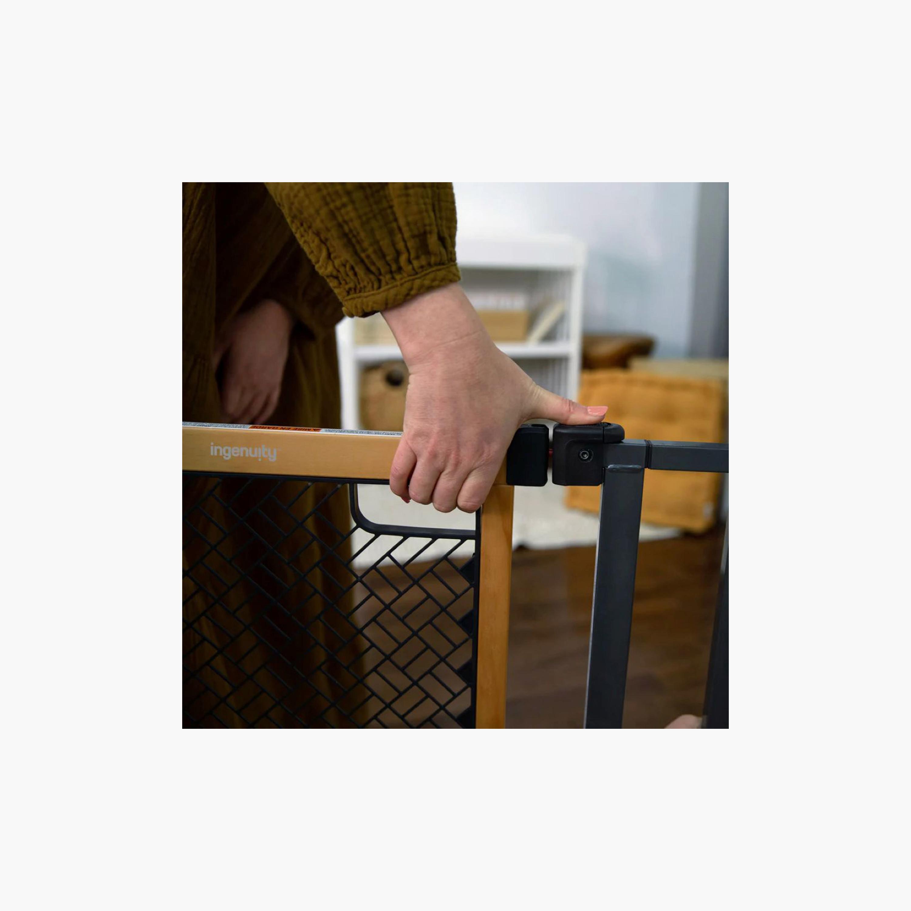 Ingenuity Summer Doorway 36S Baby & Dog Gate with Pressure Mount – Fits 28-36" Wide - Honey Oak-baby-healthandsafety-babyproofing-image-5