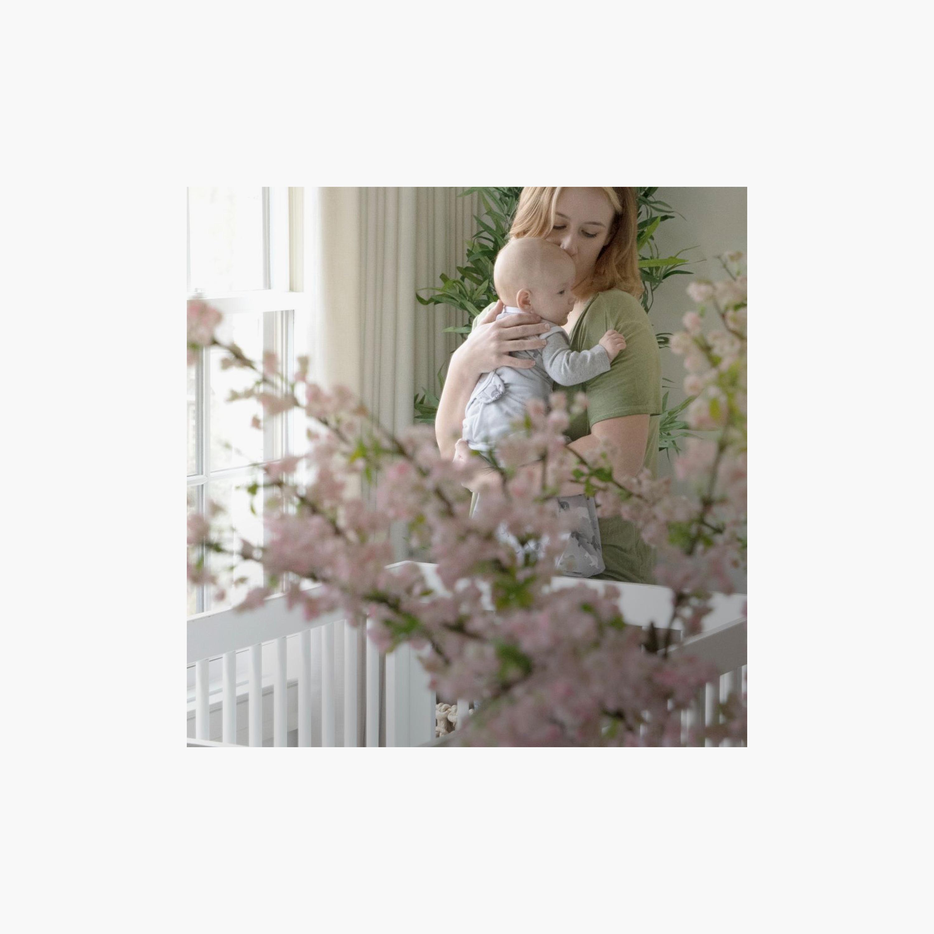 قماط سوادل مي مونوجرام كولكشن - 0-3 أشهر – سكريبل اليفانت من إنجوينيتي-baby-nursery-blanketsandswaddles-swaddlesandsleepingbags-image-4