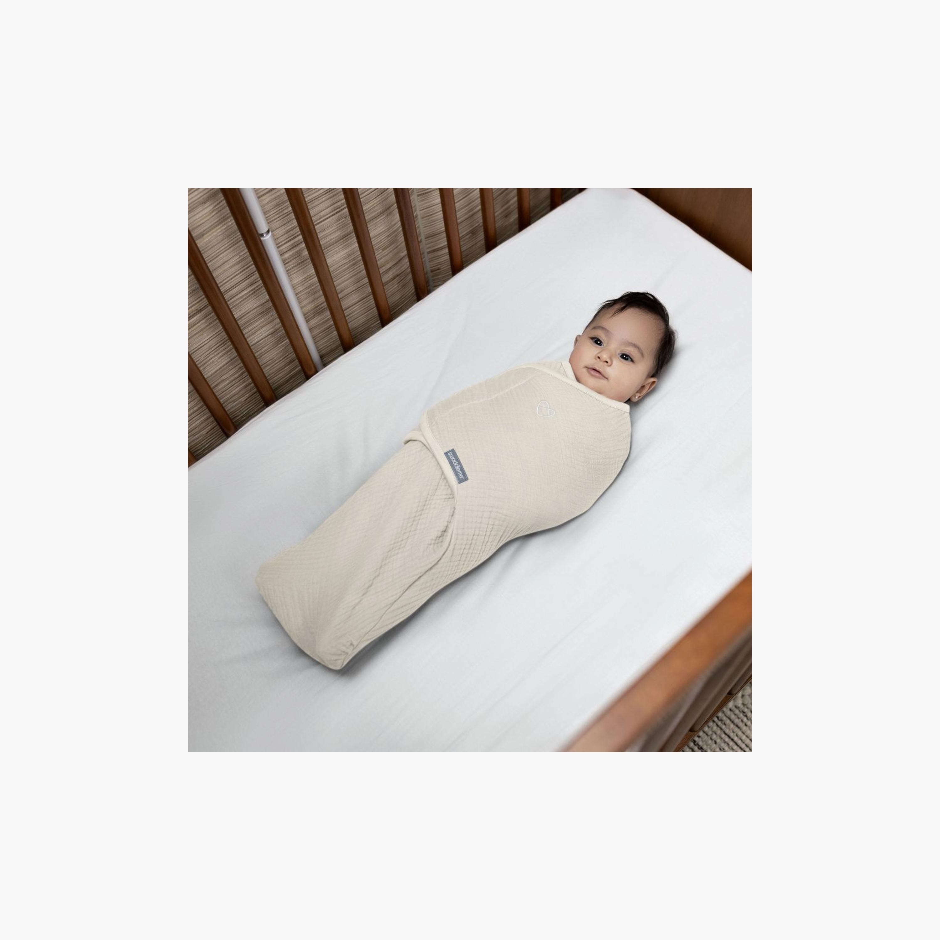 قماط سوادل مي الموسلين الأصلي - 0-3 أشهر - كريمي من إنجوينيتي-baby-nursery-blanketsandswaddles-swaddlesandsleepingbags-image-2