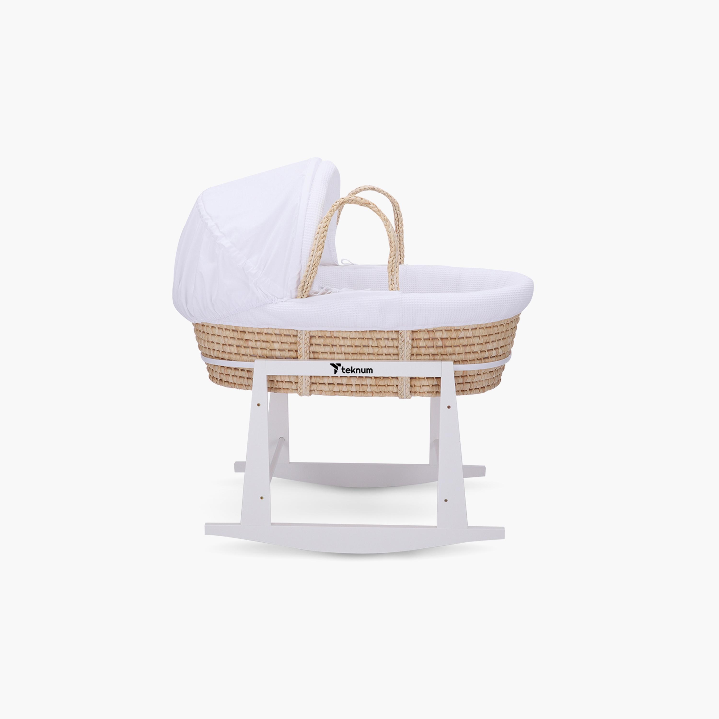 سرير موسى مع مفروشات الوافل والمرتبة وحامل هزاز - أبيض من تكنوم.-baby-nursery-furniture-mosesbaskets-image-1