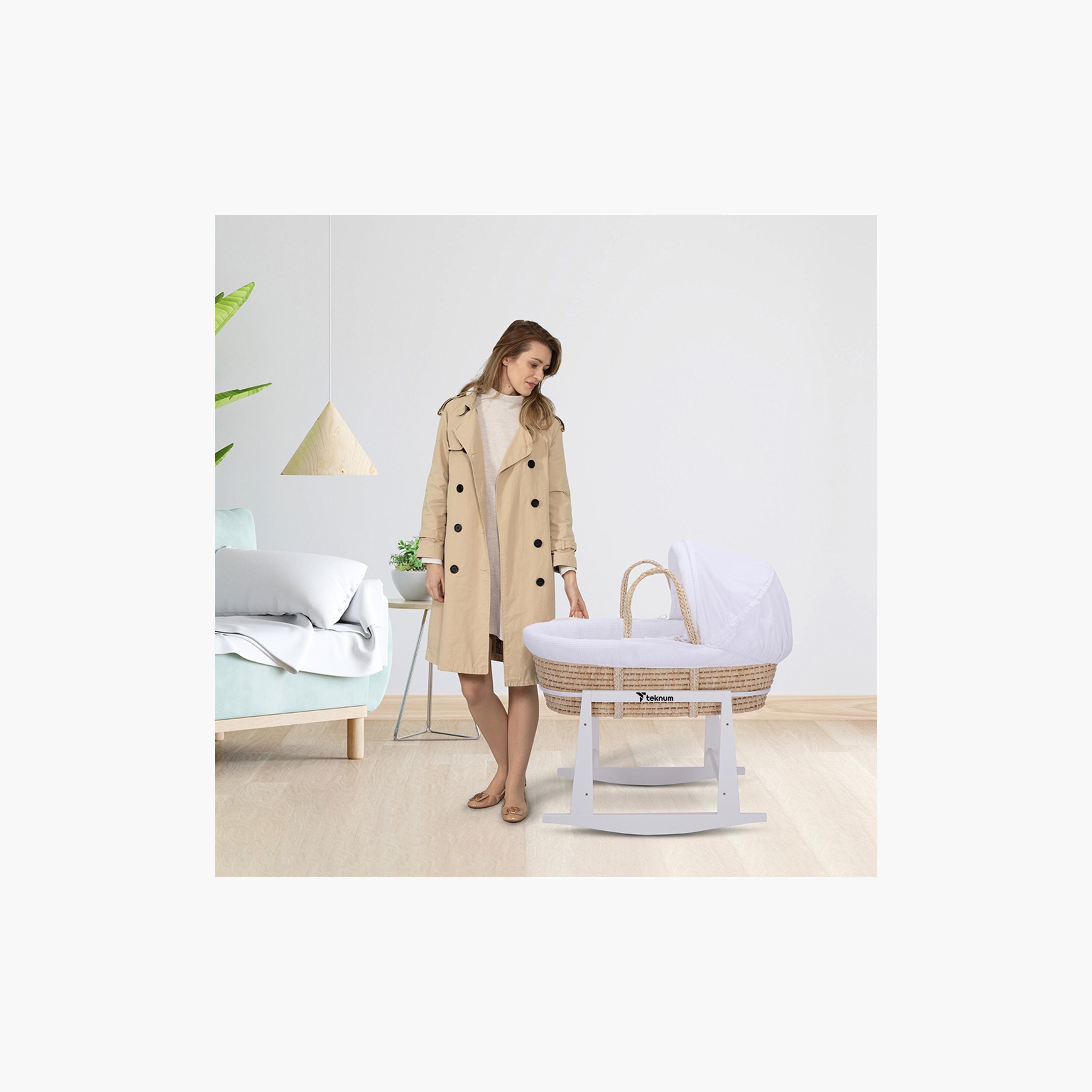 سرير موسى مع مفروشات الوافل والمرتبة وحامل هزاز - أبيض من تكنوم.-baby-nursery-furniture-mosesbaskets-image-7