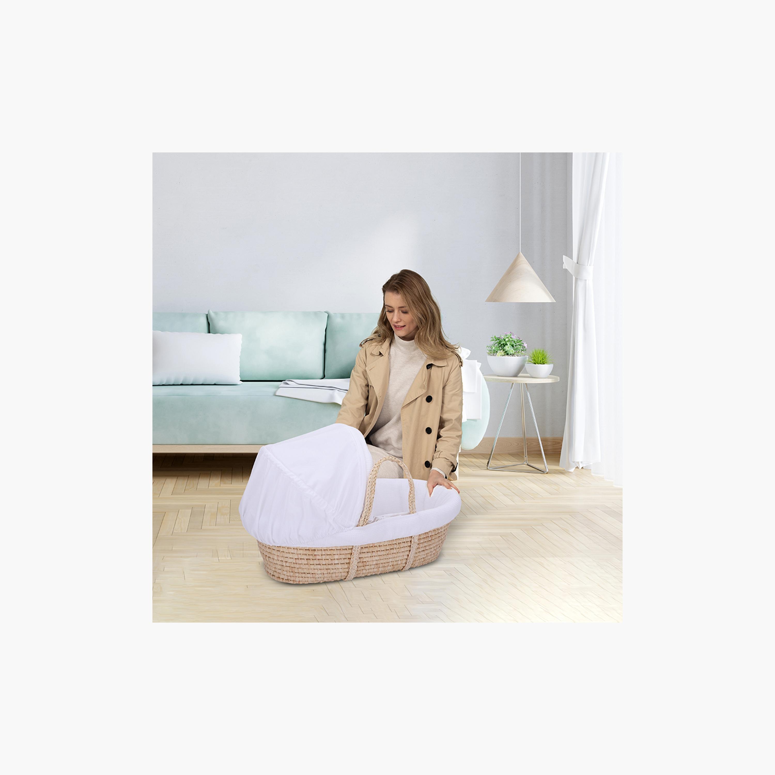سرير موسى مع مفروشات الوافل والمرتبة وحامل هزاز - أبيض من تكنوم.-baby-nursery-furniture-mosesbaskets-image-8