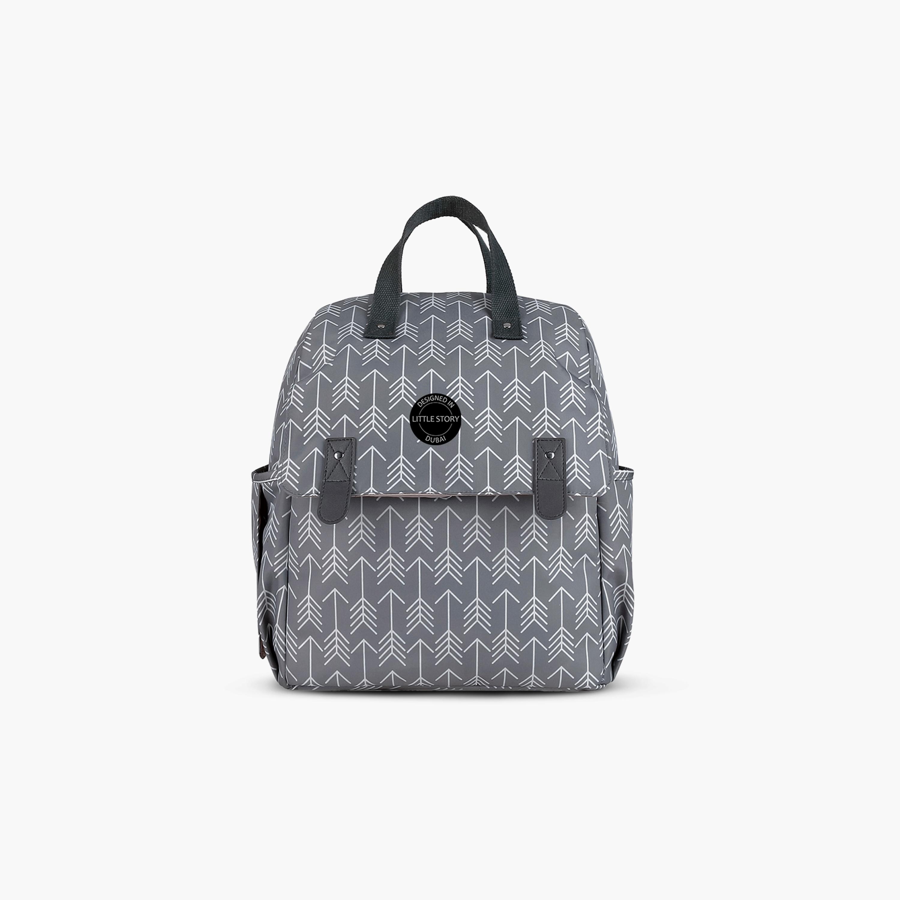 حقيبة ظهر حفاضات 3 قطع مع غيار حفاضات وحقيبة زجاجة - سهم - رمادي من ليتل ستوري.-baby-gear-diaperbags-image-12