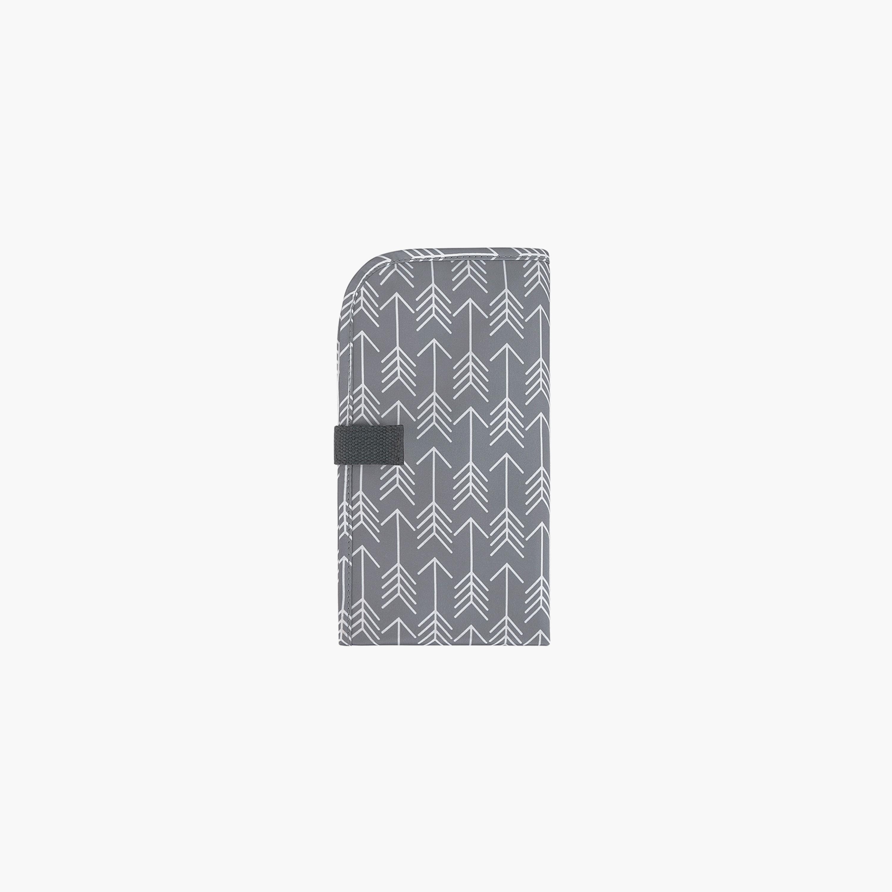 حقيبة ظهر حفاضات 3 قطع مع غيار حفاضات وحقيبة زجاجة - سهم - رمادي من ليتل ستوري.-baby-gear-diaperbags-image-3