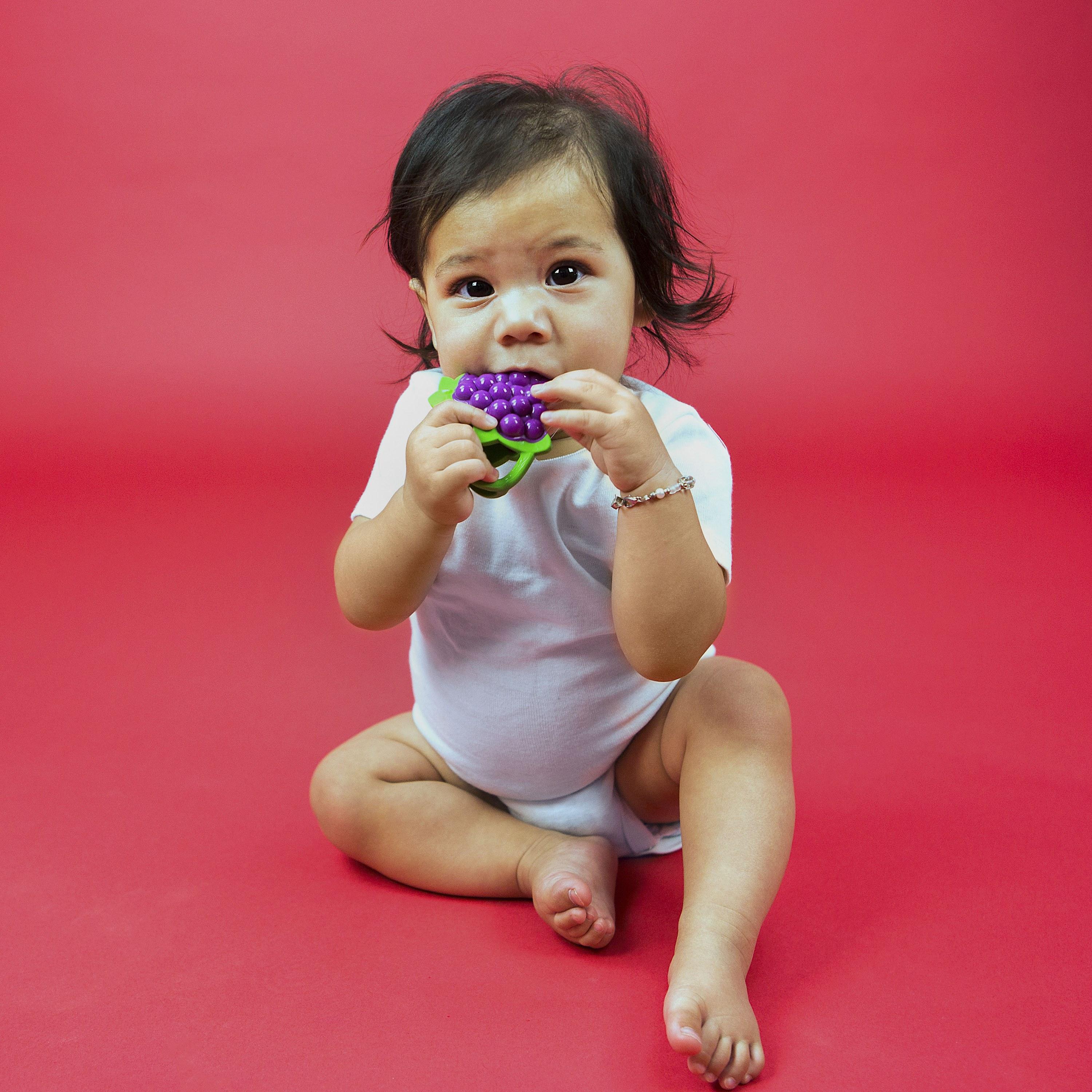 Baby Banana Grape Smoothie Soother - Grape-toys-babyandtoddlertoys-rattlesandteethers-image-12