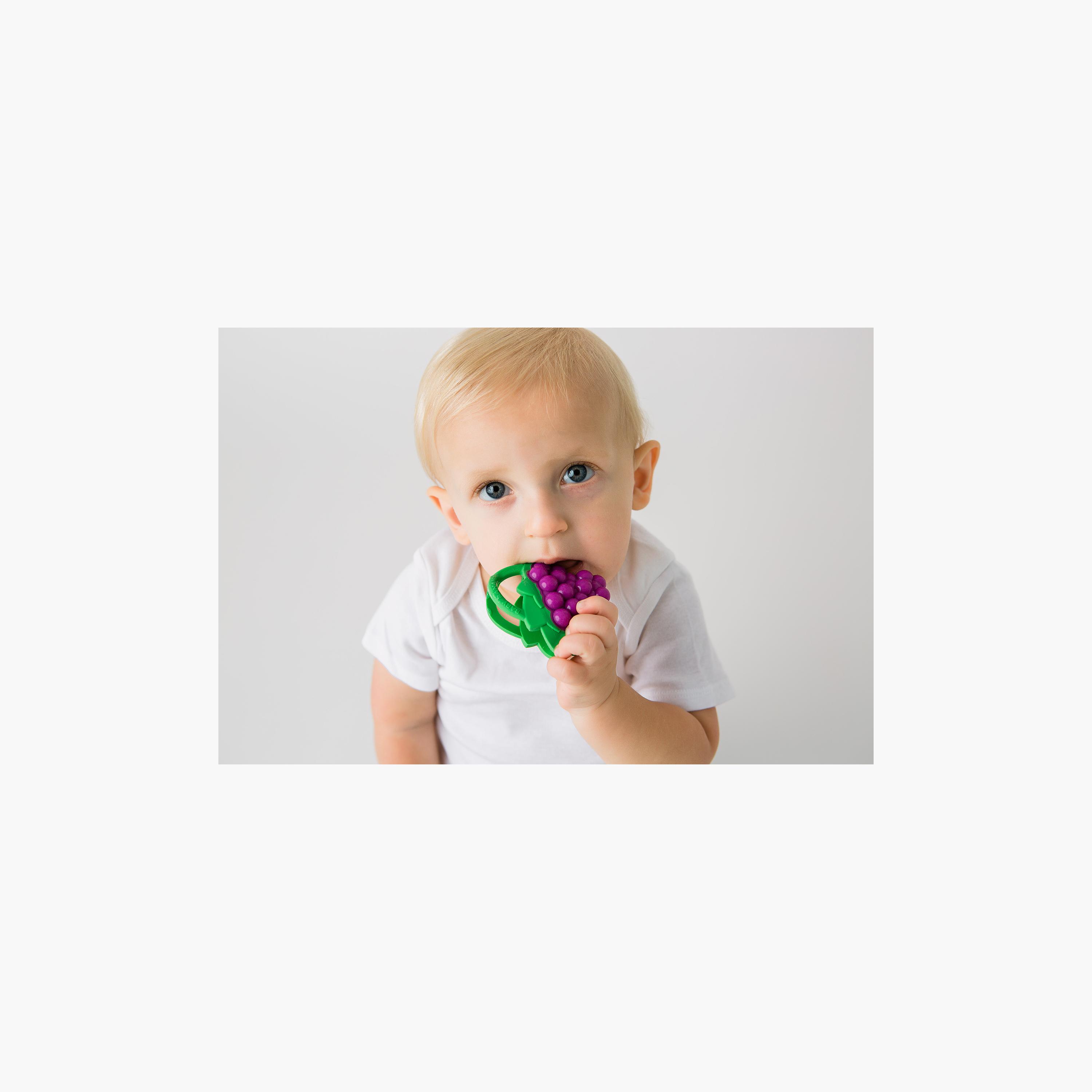 Baby Banana Grape Smoothie Soother - Grape-toys-babyandtoddlertoys-rattlesandteethers-image-2