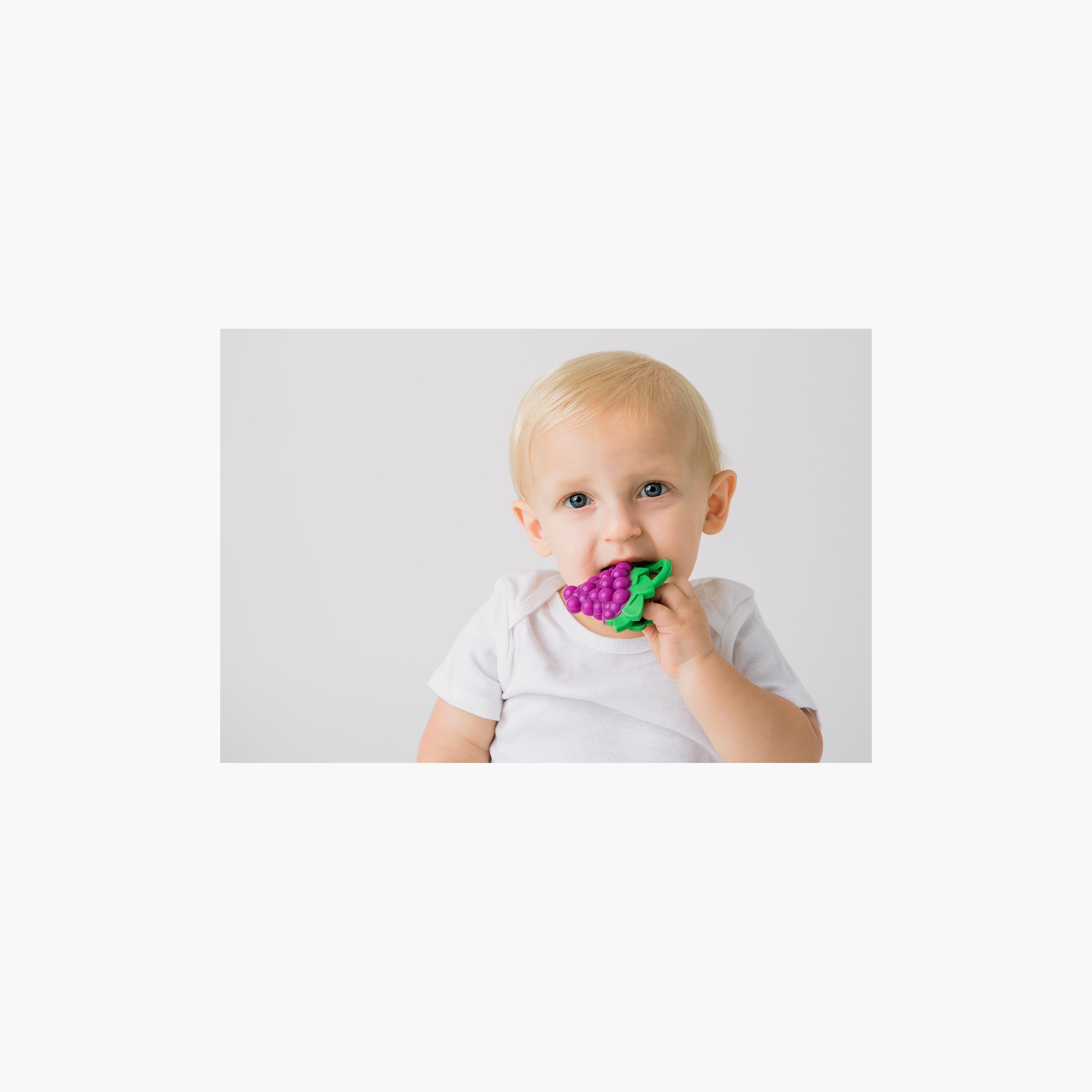 Baby Banana Grape Smoothie Soother - Grape-toys-babyandtoddlertoys-rattlesandteethers-image-3