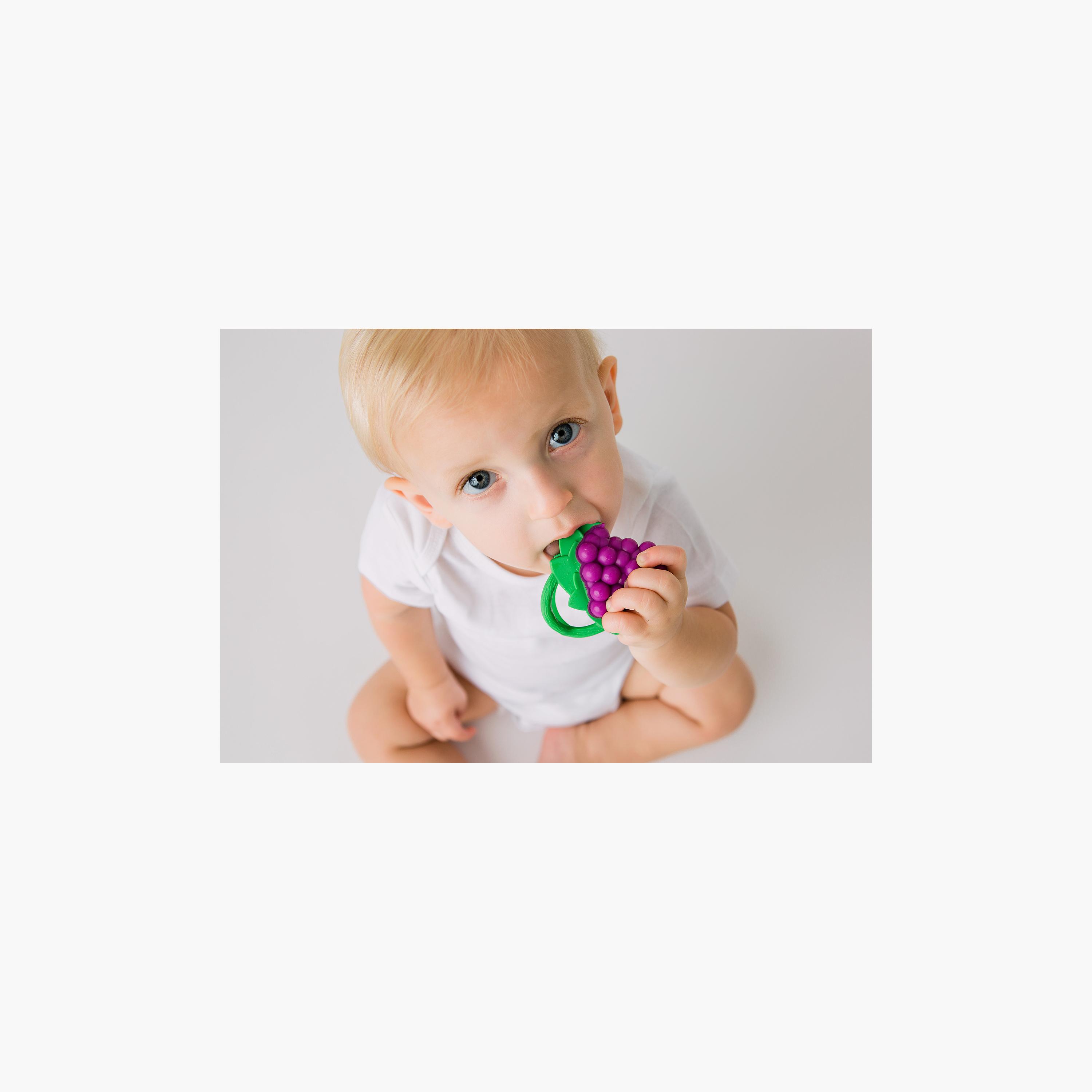 Baby Banana Grape Smoothie Soother - Grape-toys-babyandtoddlertoys-rattlesandteethers-image-4