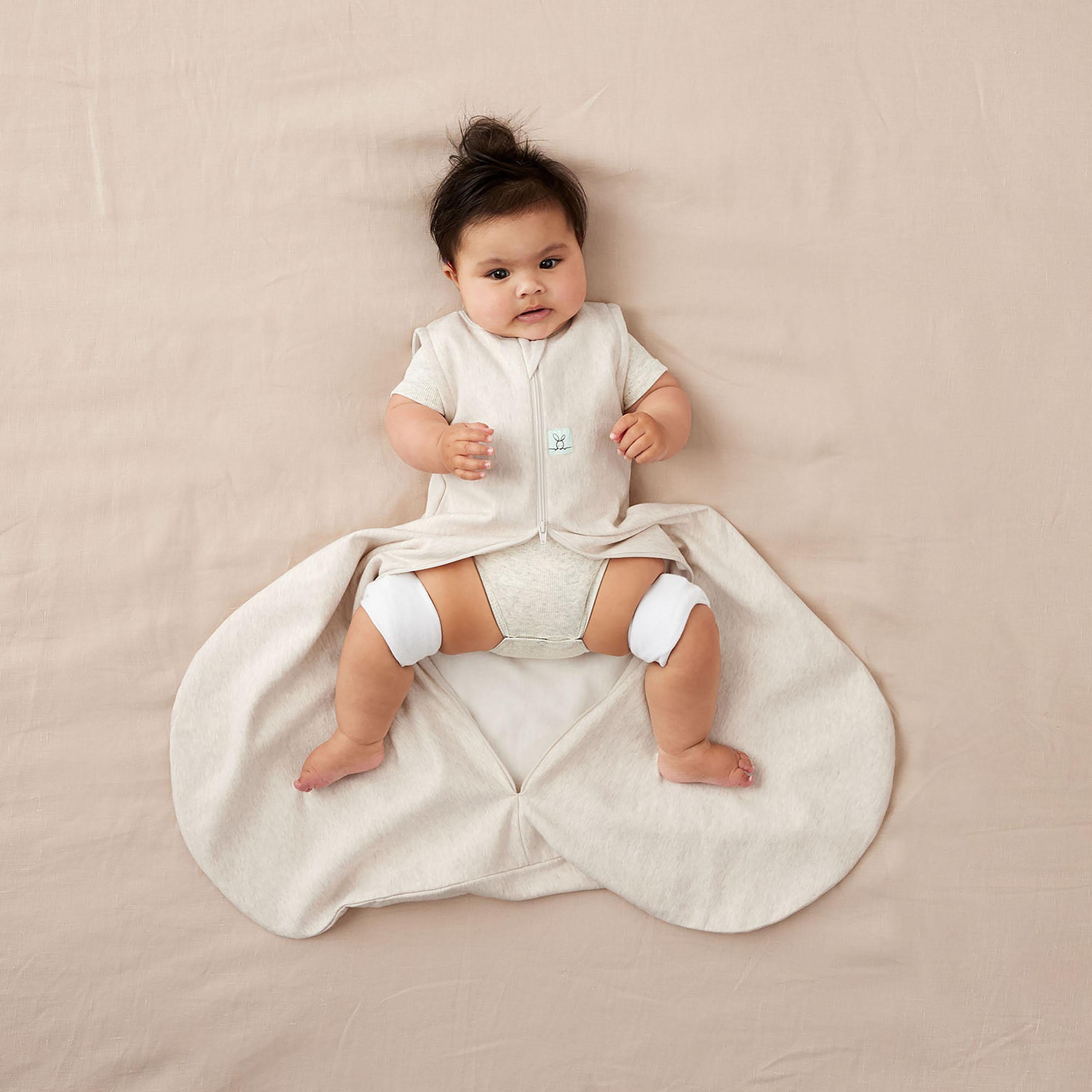 ergoPouch Hip Harness Jersey Sleeping Bag 1 TOG - Oatmeal Marle - 3-12 months-baby-nursery-blanketsandswaddles-swaddlesandsleepingbags-image-3