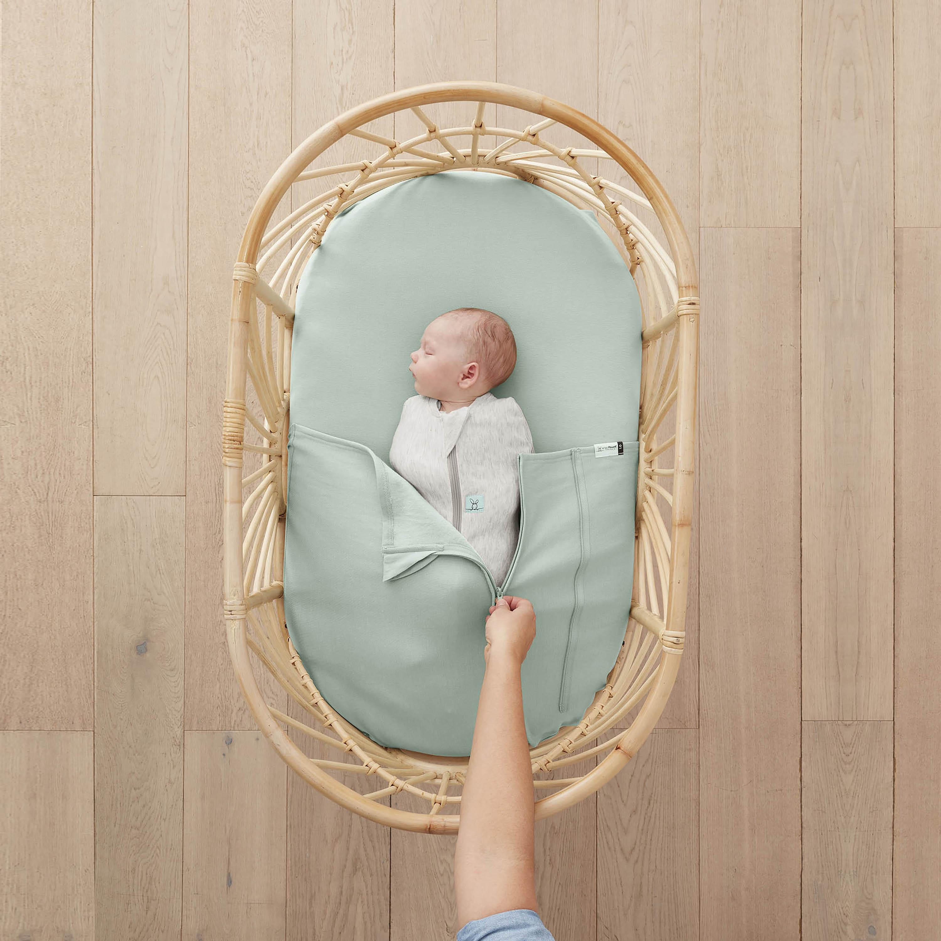 ergoPouch Baby Tuck Sheet 0.2/1.0 TOG - Bassinet-baby-nursery-blanketsandswaddles-blanketsandquilts-image-2