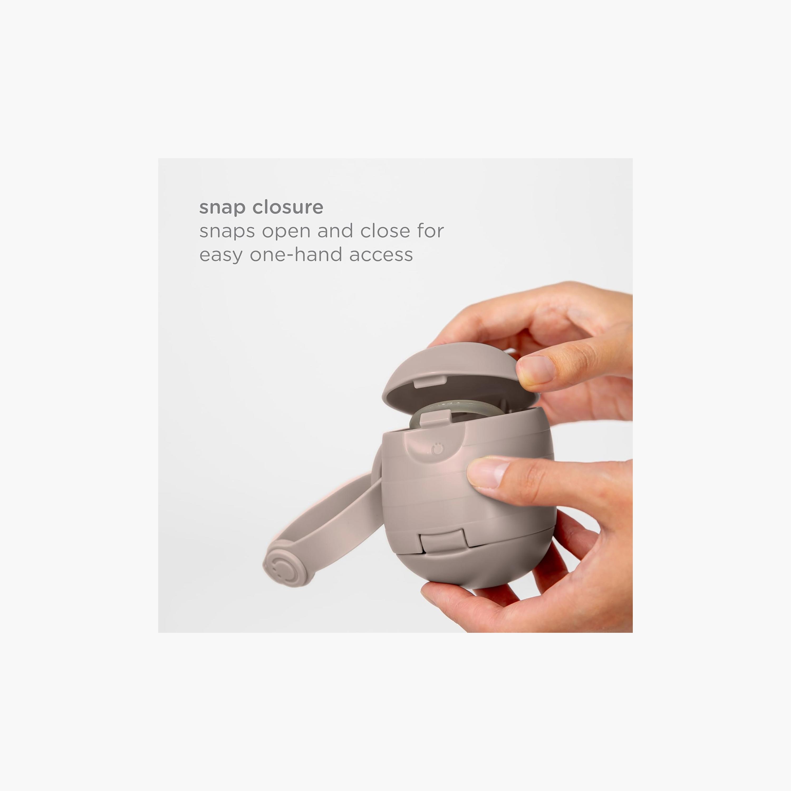 حامل لهاية للتنقل - رمادي داكن من أوبي-baby-feeding-pacifiers-image-13