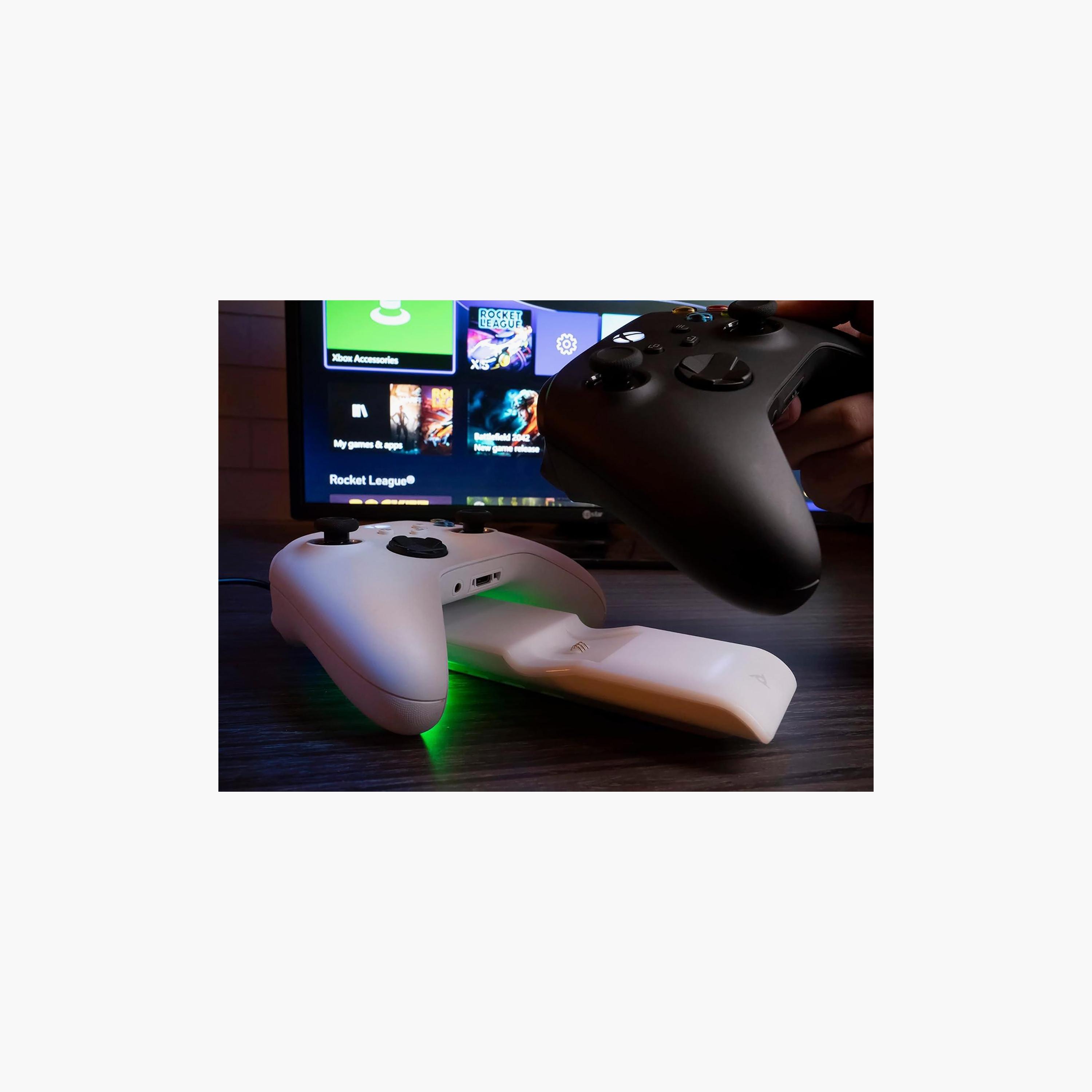 بي دي بي ميتافولت شاحن مزدوج لجهاز إكس بوكس سيريس إكس، أبيض | 049-009-EU-WH-electronics-accessories-mobileaccesories-image-3
