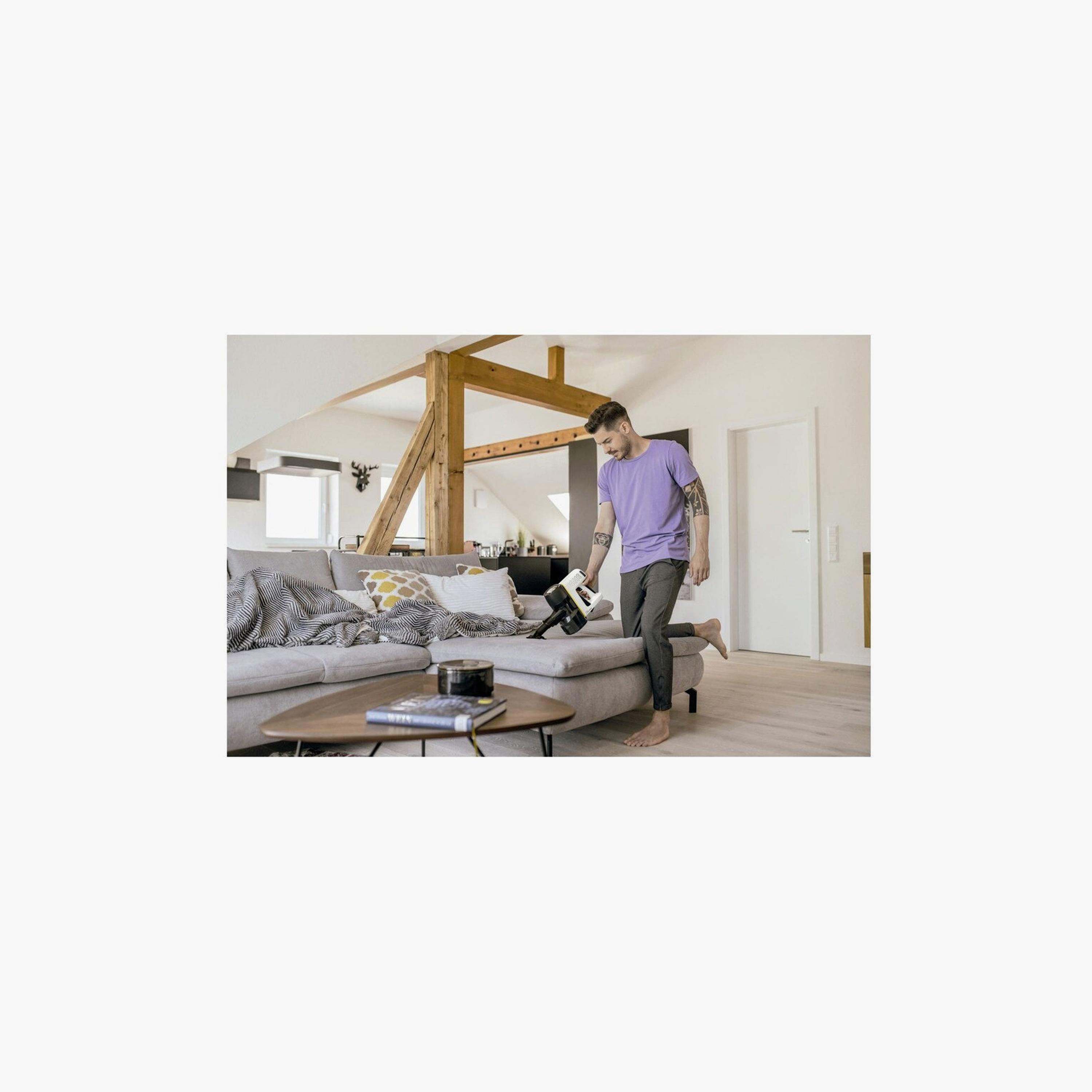 مكنسة كارشر اللاسلكية العمودية بدون كيس، 650 مل، لون أسود | VC 4 CL-household-appliances-homeappliances-vacuumcleaners-image-3