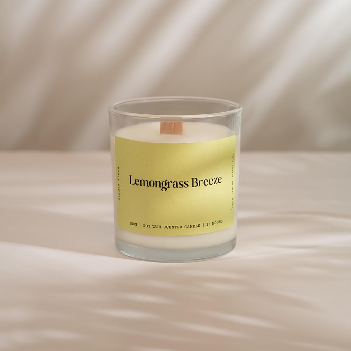 Lemongrass Breeze Scented Jar Candle - 27 h