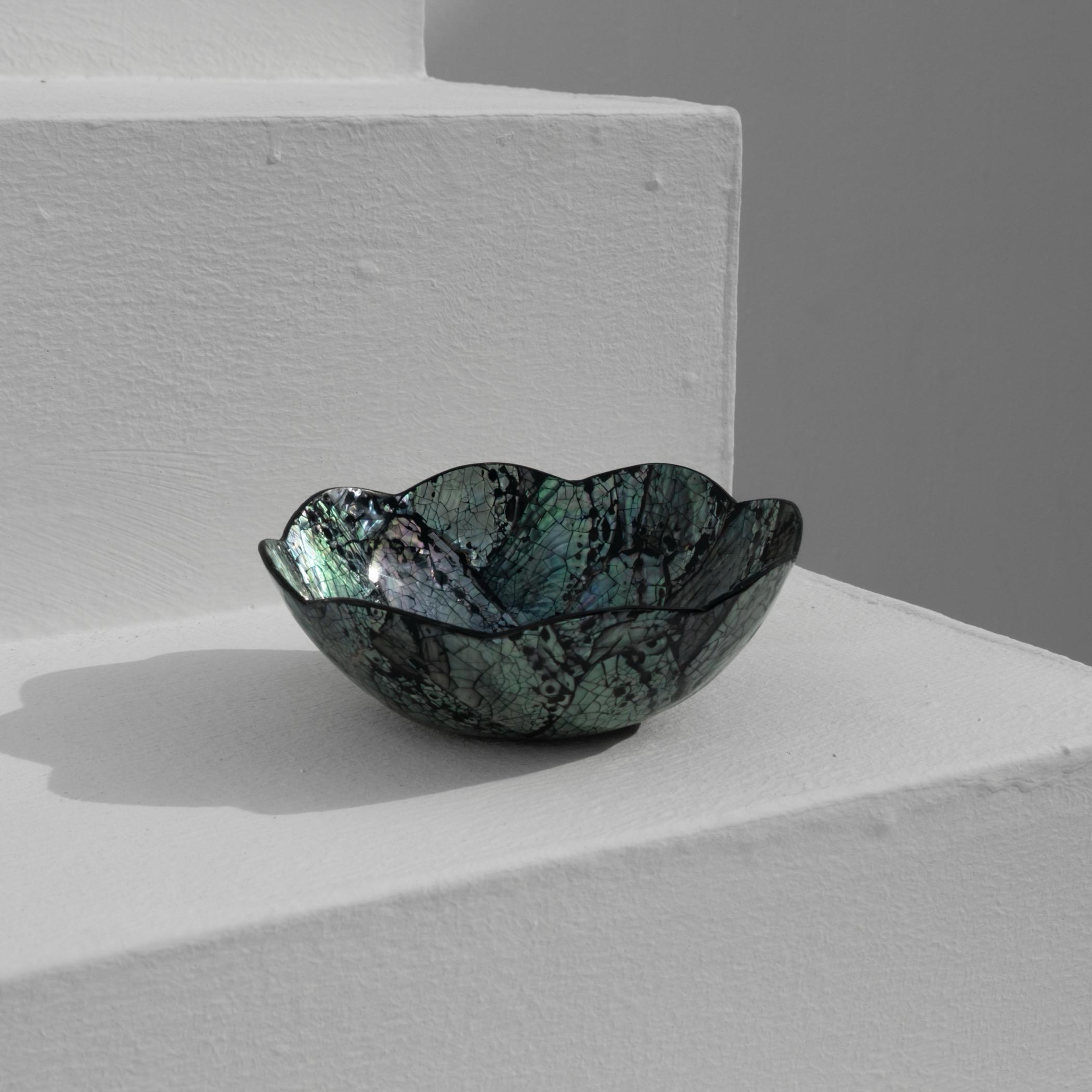 The 8 Senses Living Abalone Seashell Decorative Bowl - 16 cm