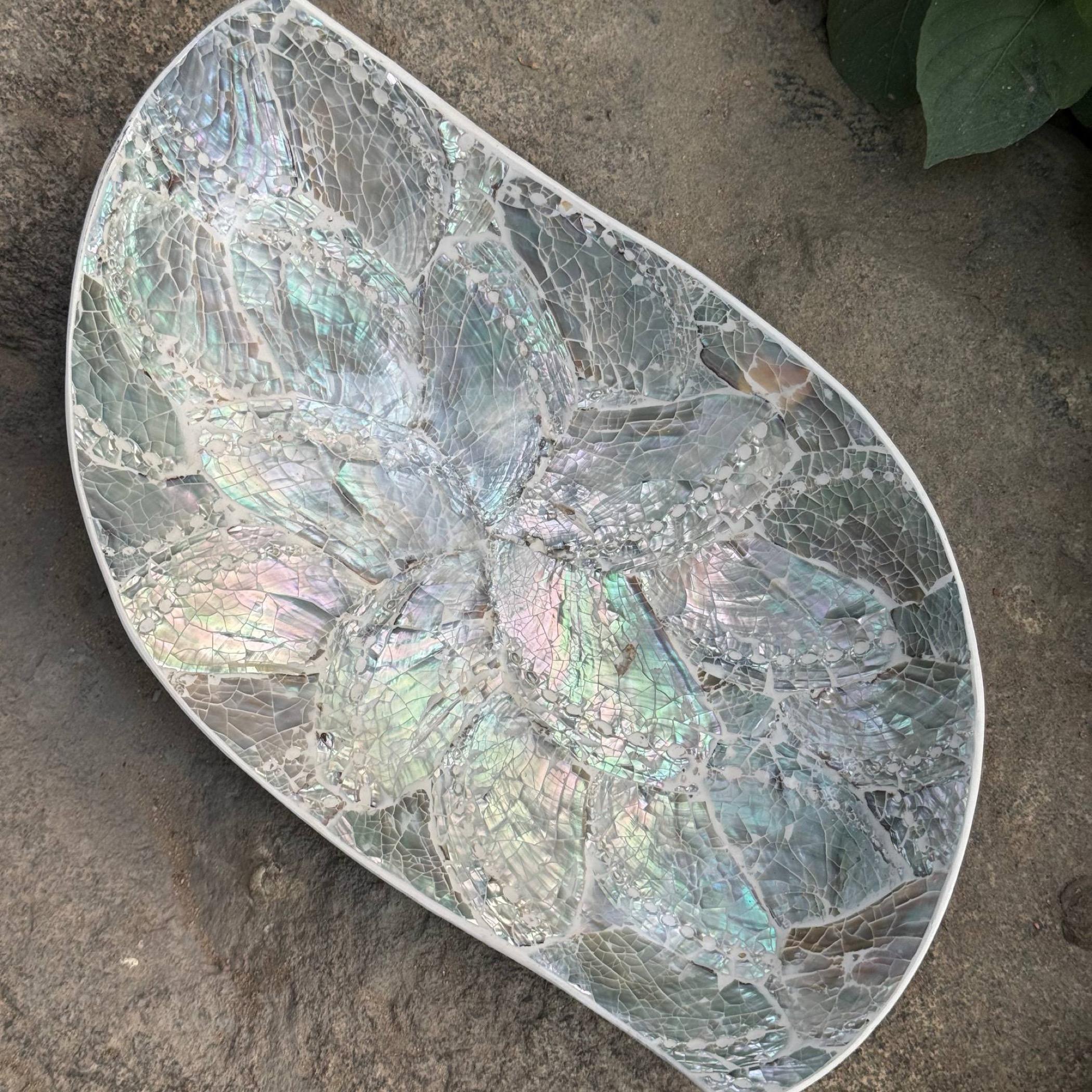 The 8 Senses Living Abalone Seashells Decorative Plate - 30 cm