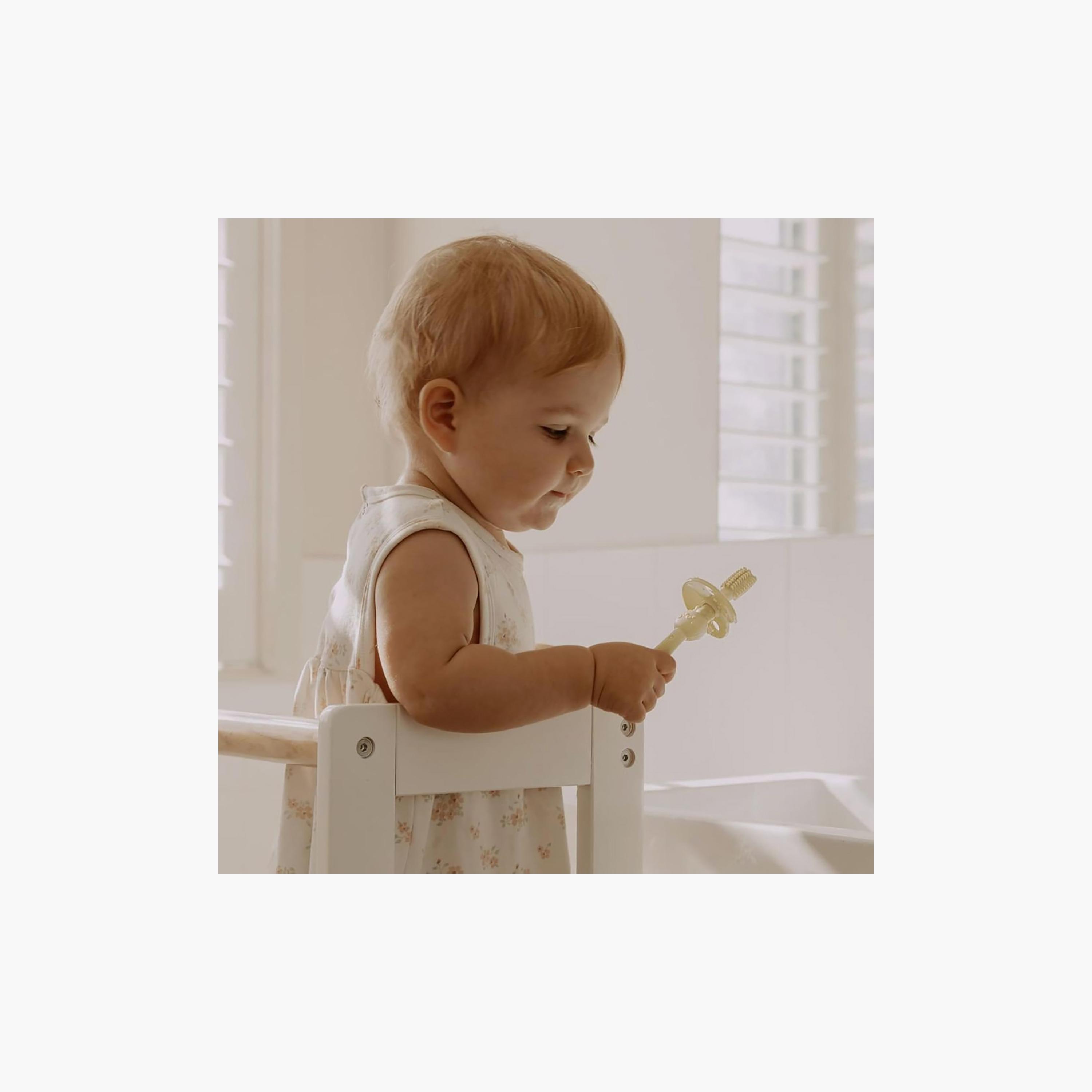 Haakaa 360° Silicone Toothbrush & Choke Free Shield-baby-bathandcare-oralcare-image-9