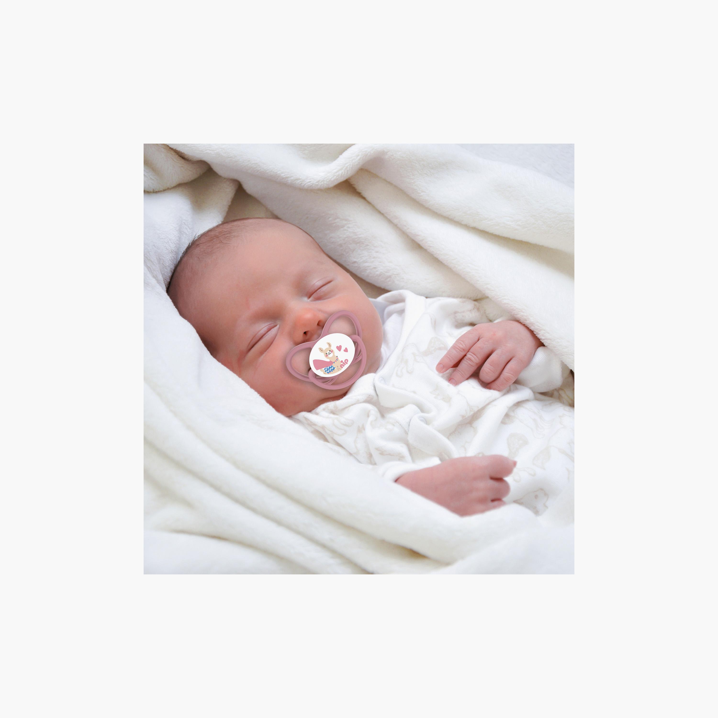 لهاية فراشة لتقويم الأسنان مع حلقة قطعتين - 0-6 أشهر - بني ووردي من نيب-baby-feeding-pacifiers-image-2