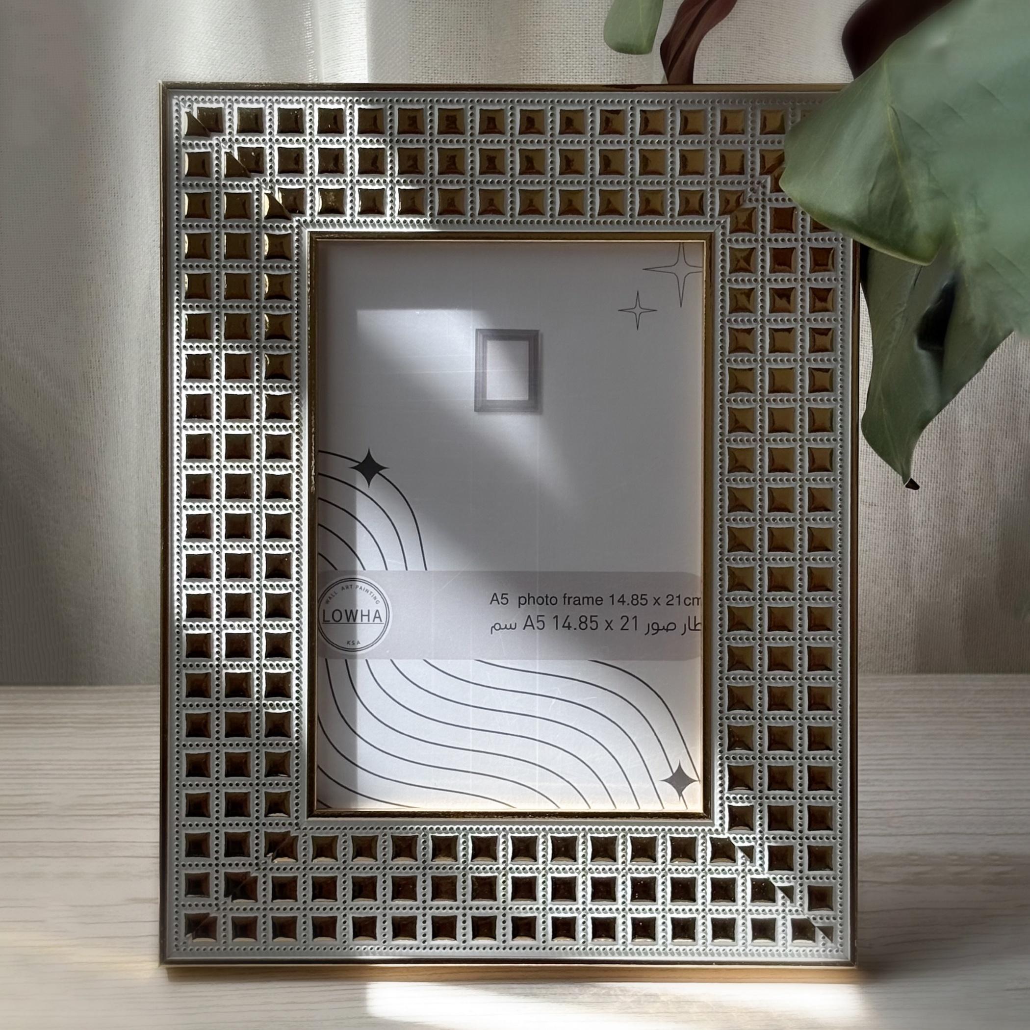 Ornate Tabletop Picture Frame A5-household-walldecorandmirrors-photoframes-image-4