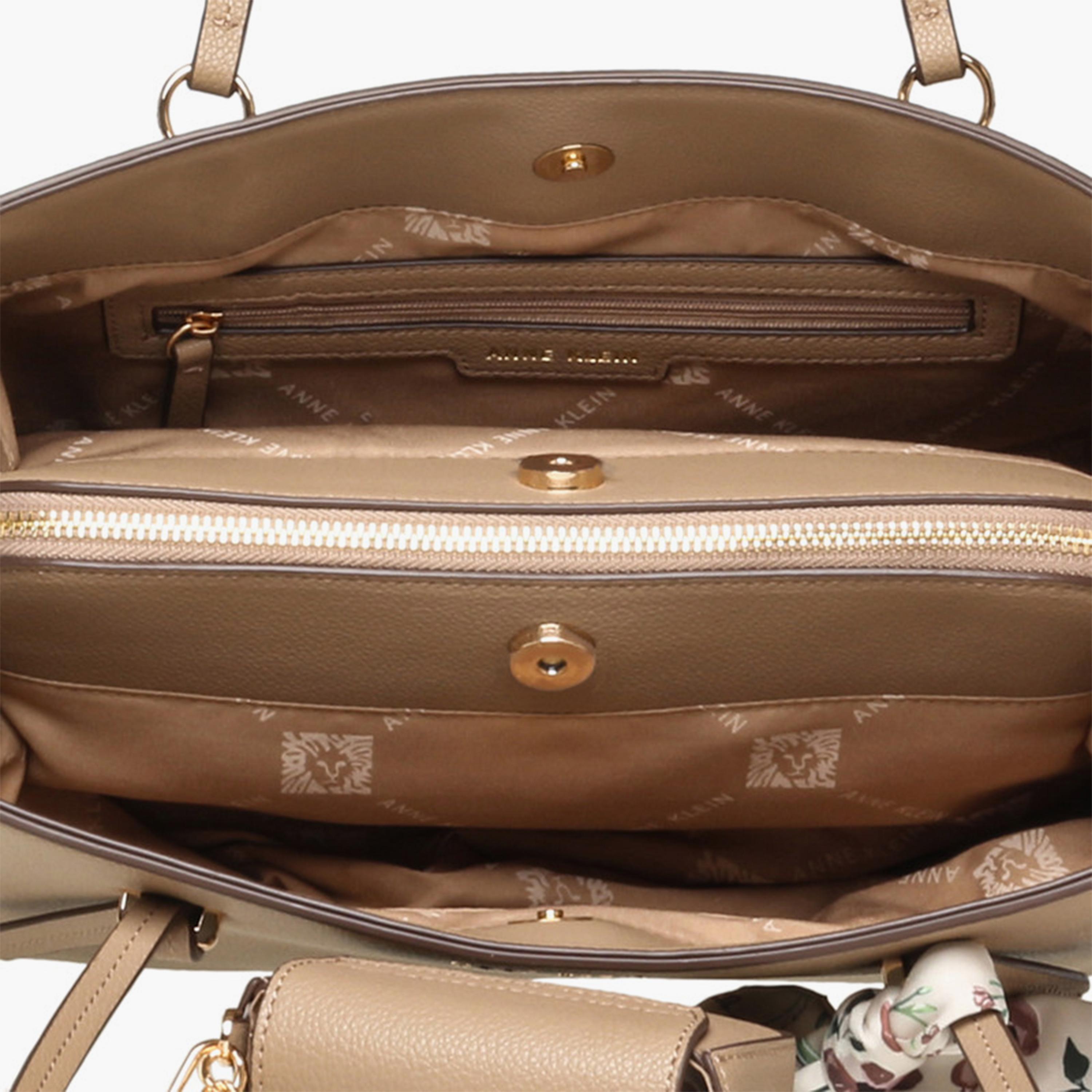 آن كلين - تفاصيل التصميم: شنطة يد بمقبض علوي وسحاب-women-bagsandwallets-handbags-image-4