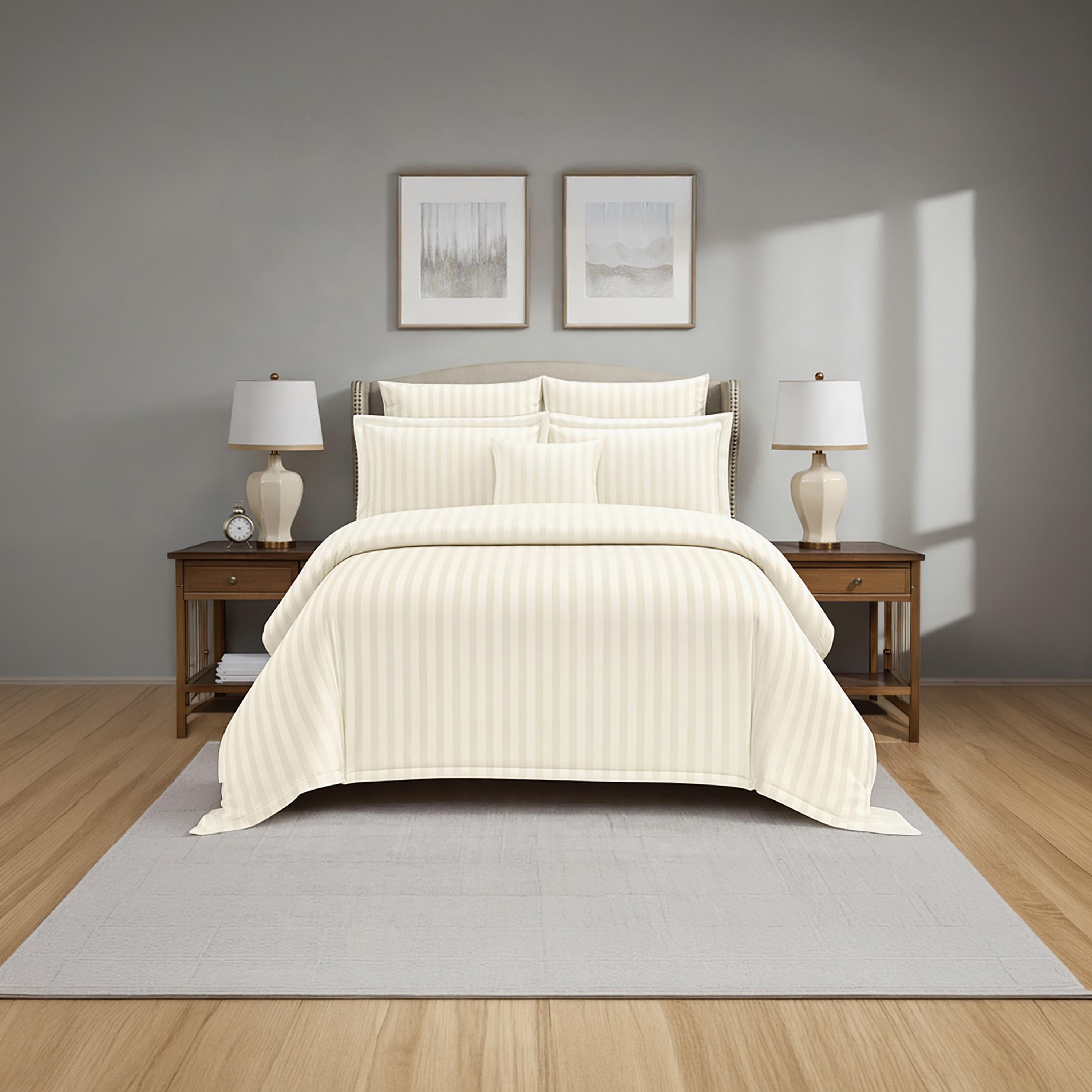 طقم لحاف دونيتيلا سوبر كينج مخطط مضاد للحساسية - 240 × 260 سم-household-bedding-comfortersandbedspreads-comforters-image-1