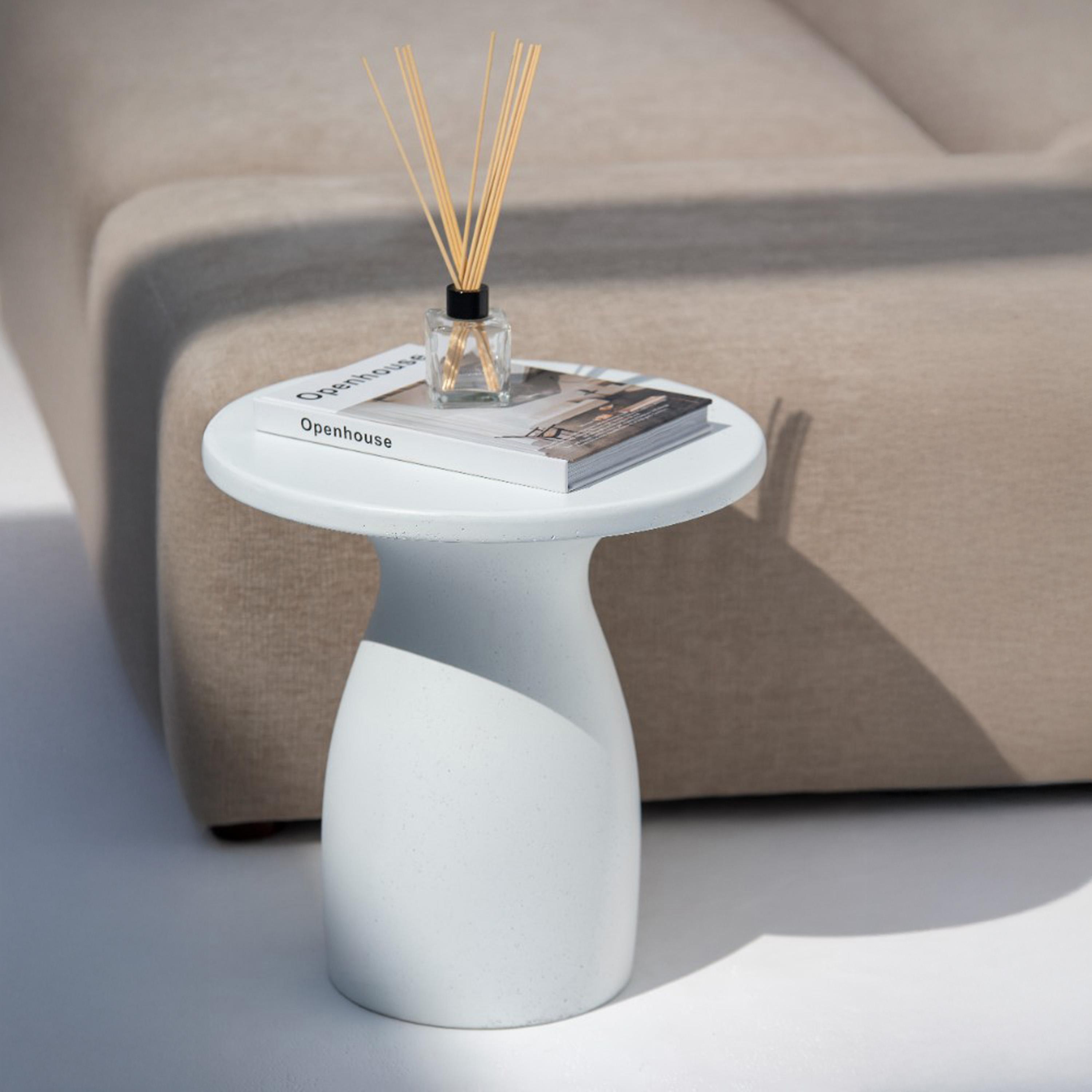 Home Kode Brio Concrete Top Side Table