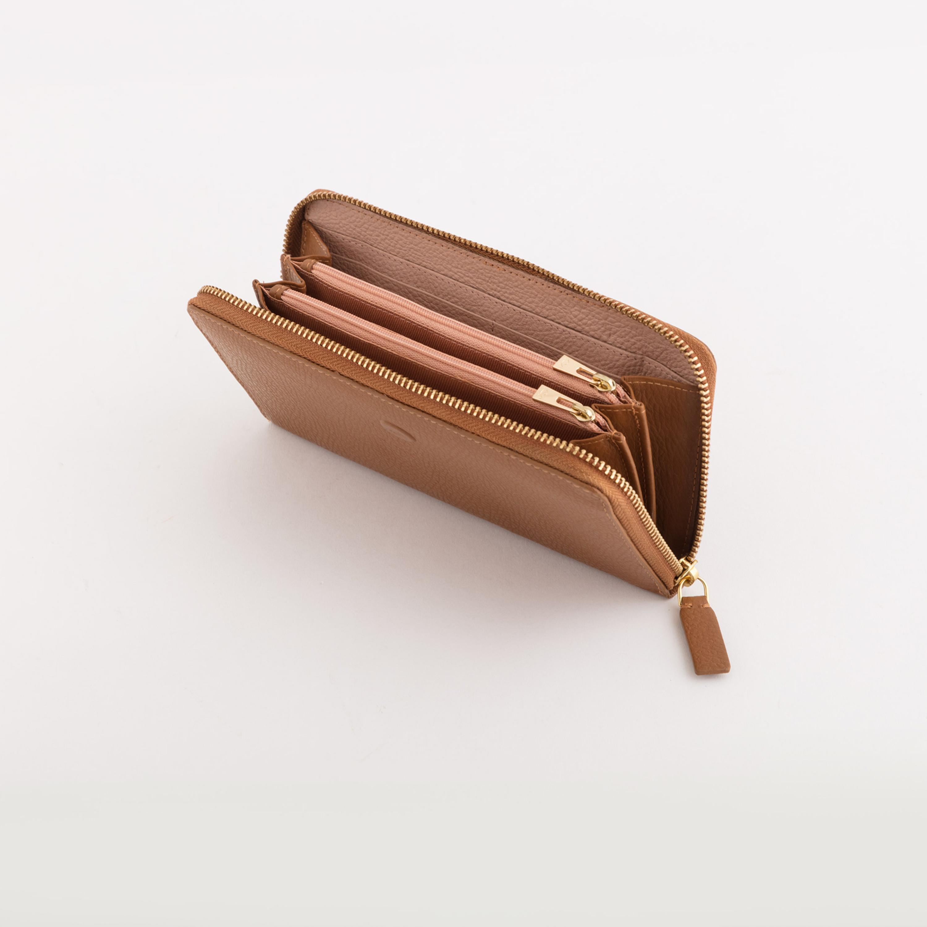 Carpisa Delta Winter Textured Wallet with Zipper Closure | 19.50 x 10 x 2 cm-women-bagsandwallets-wallets-image-2