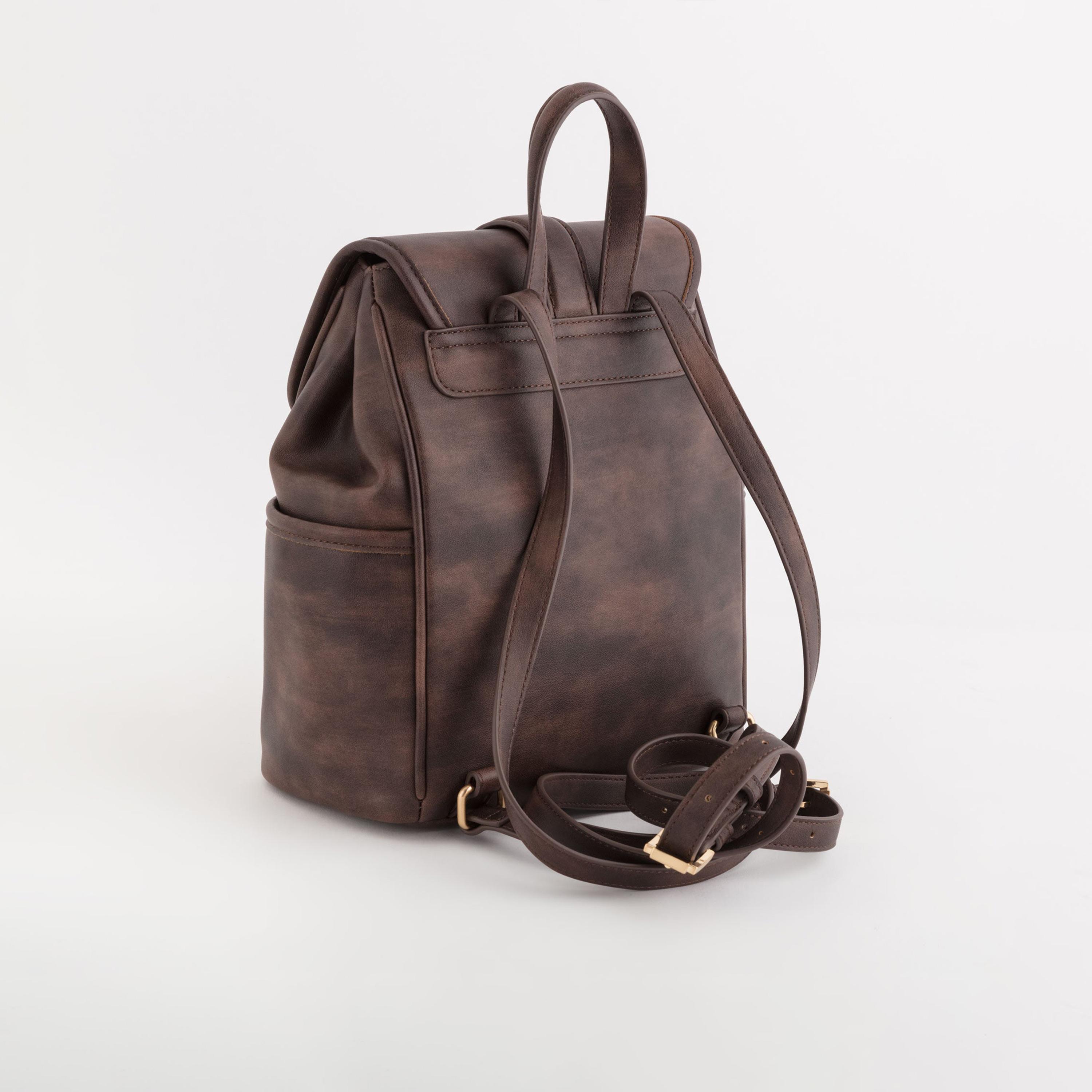 كاربيسا - شنطة ظهر تصميم مدريد ذاتي مع غطاء قلاب | 21.50 × 26 × 11 سم-women-bagsandwallets-backpacks-image-2