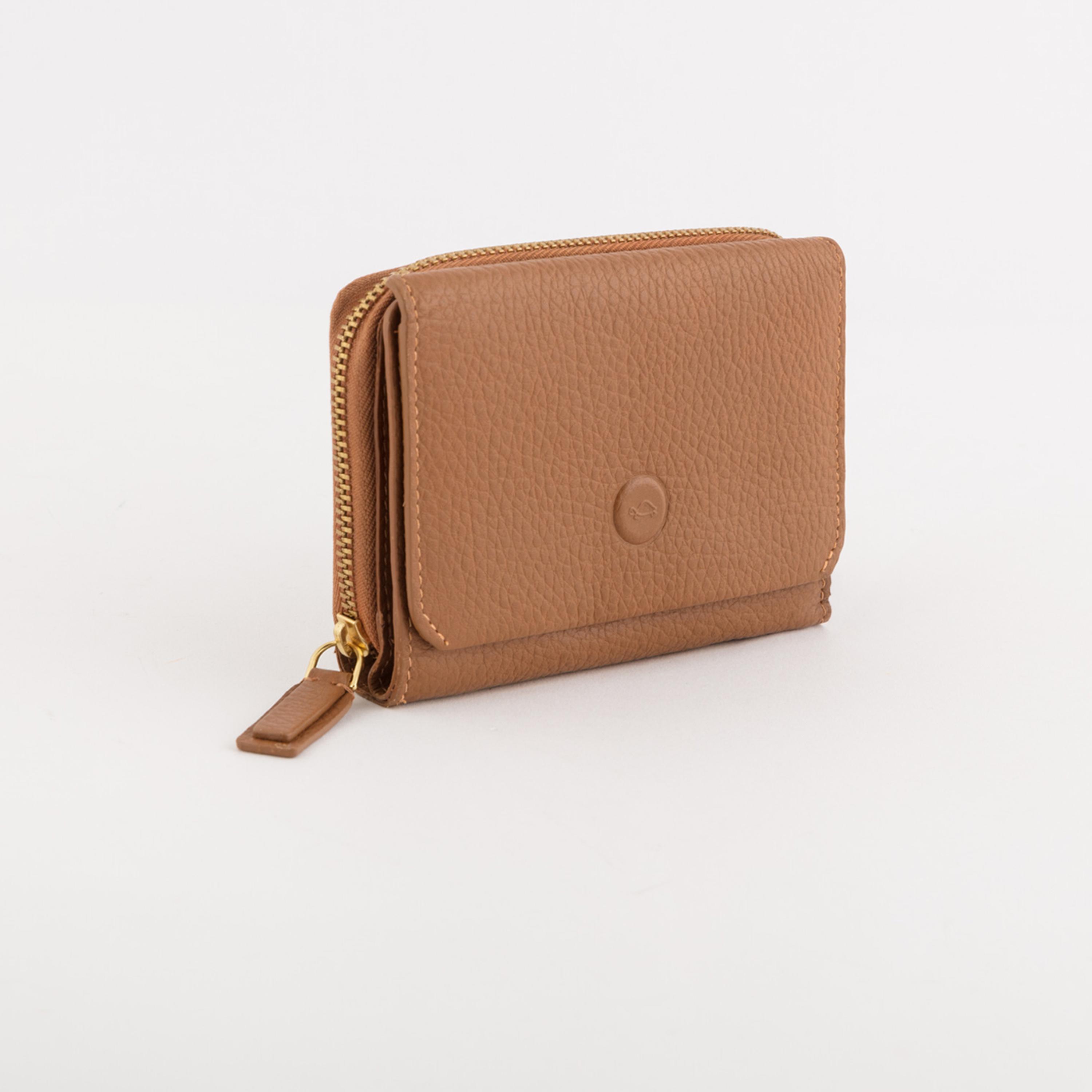 Carpisa Delta Winter Self Design Leather Wallet with Magnetic Closure | 13 x 9.50 x 2.50 cm-women-bagsandwallets-wallets-image-1
