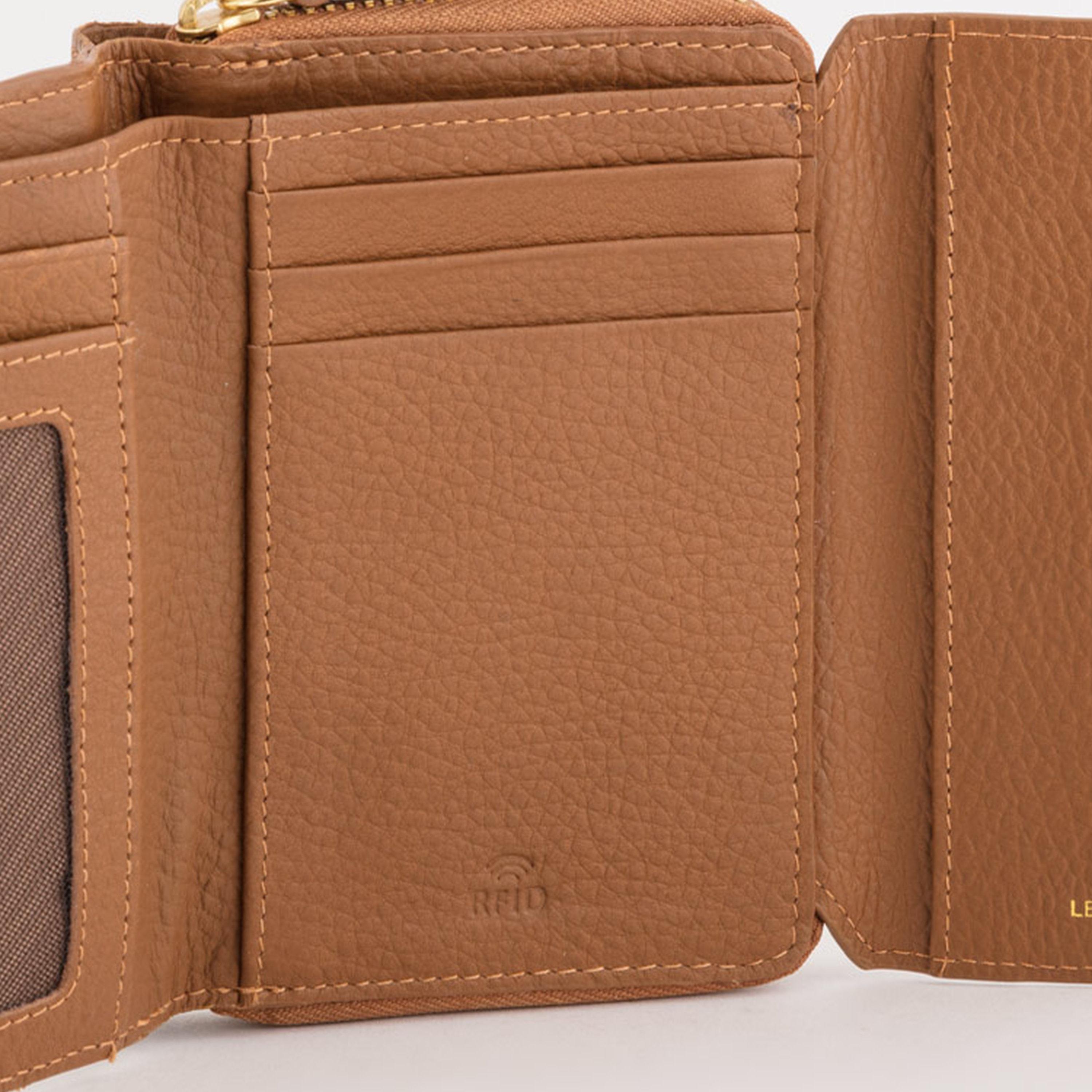 Carpisa Delta Winter Self Design Leather Wallet with Magnetic Closure | 13 x 9.50 x 2.50 cm-women-bagsandwallets-wallets-image-3