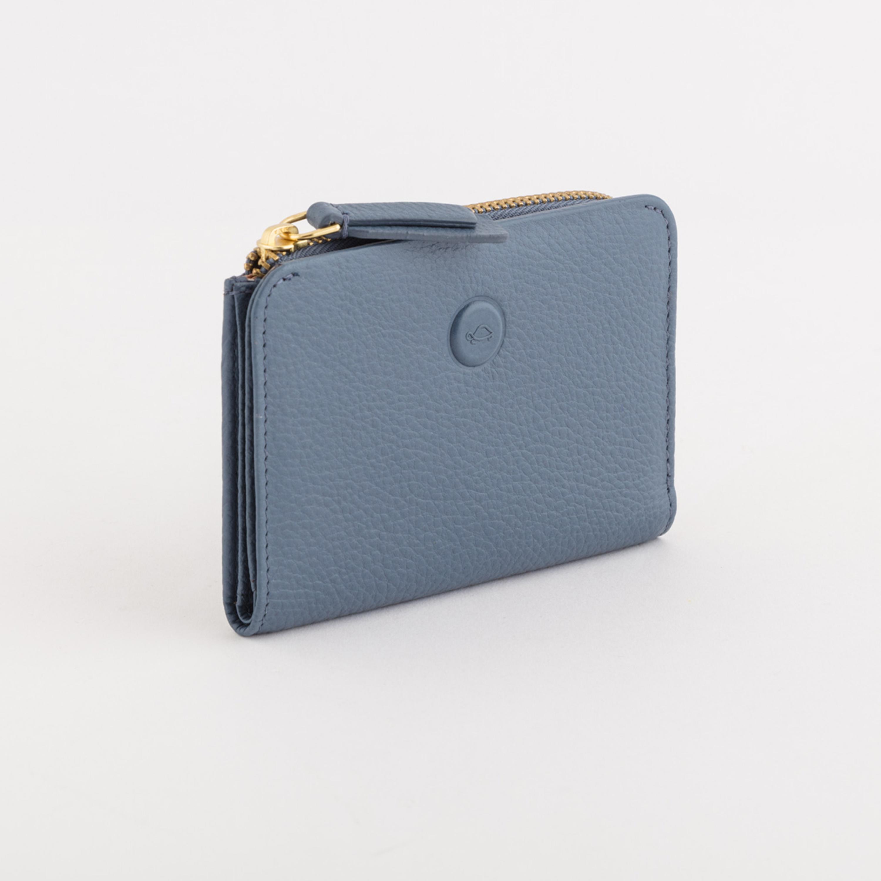 Carpisa Delta Winter Self Design Leather Wallet with Magnetic Closure | 12 x 10 x 1 cm-women-bagsandwallets-wallets-image-1