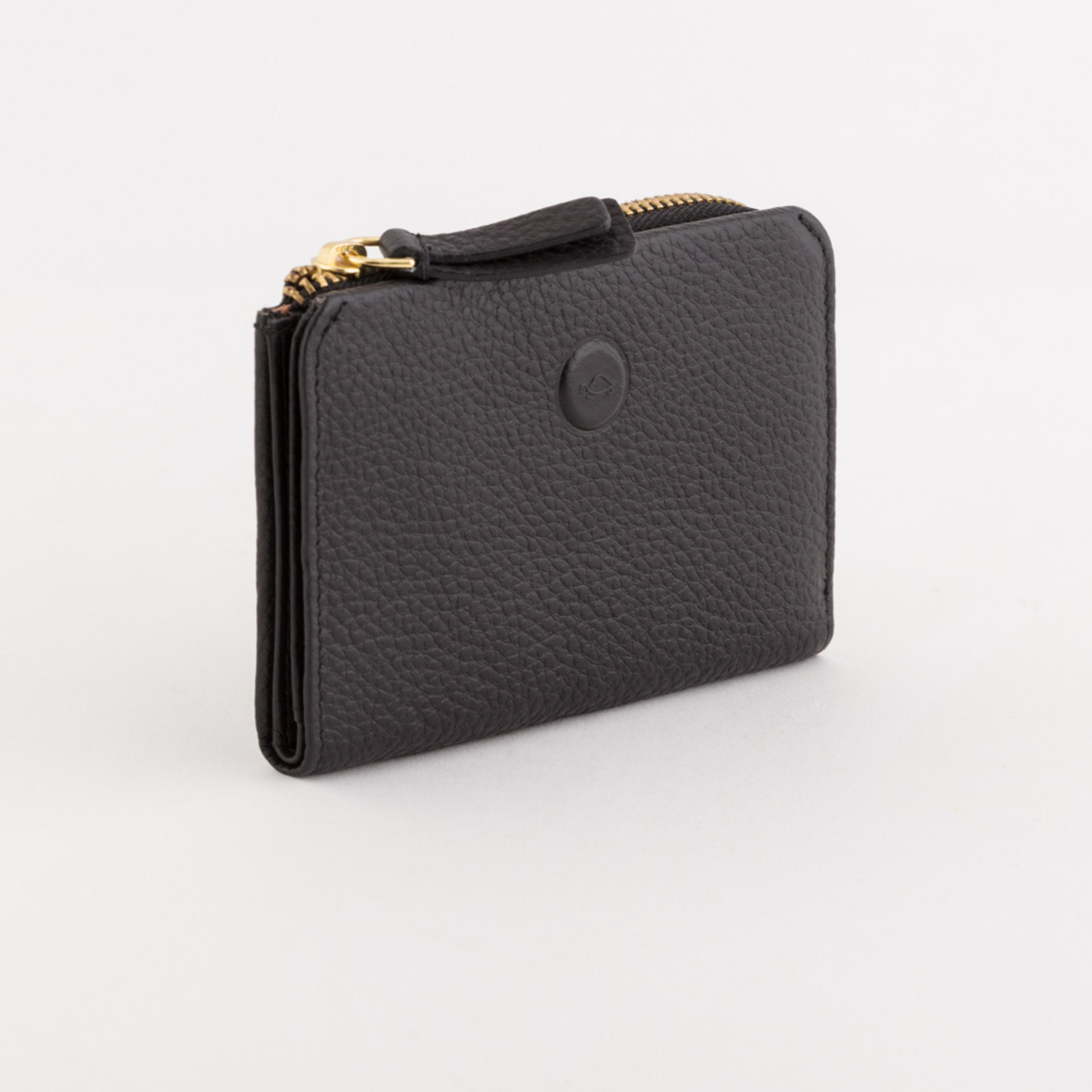 Carpisa Delta Winter Self Design Leather Wallet with Magnetic Closure | 12 x 10 x 1 cm-women-bagsandwallets-wallets-image-1