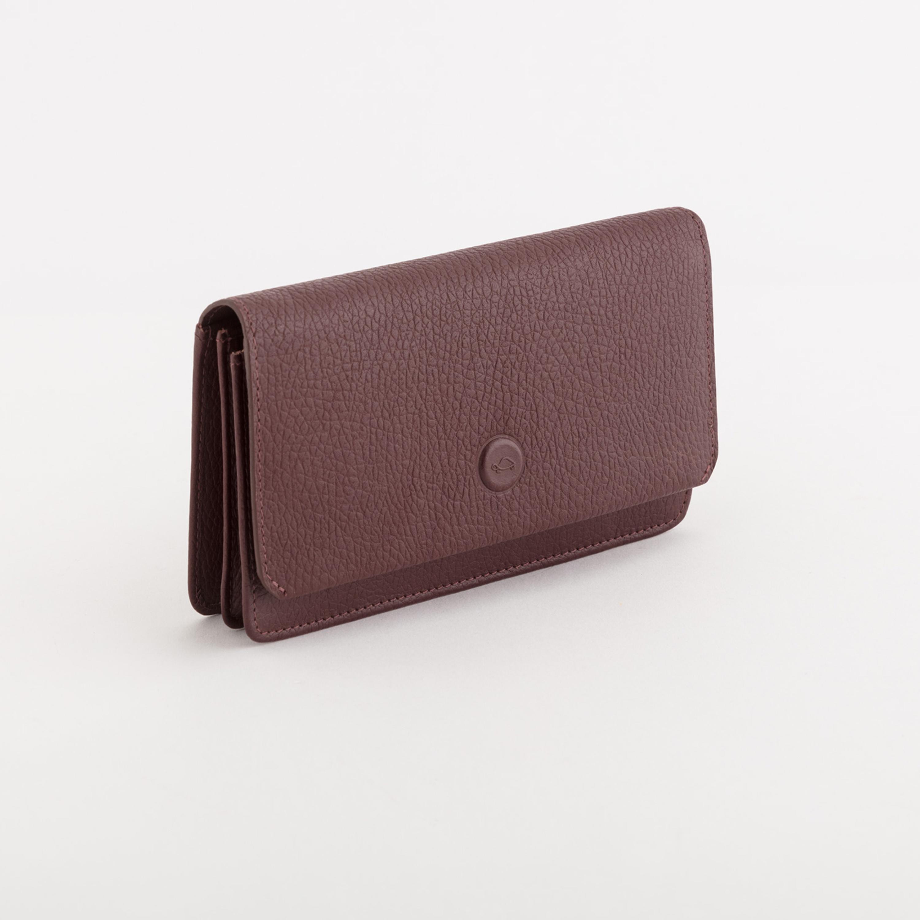 Carpisa Delta Winter Self Design Leather Wallet with Magnetic Closure | 16.50 x 10 x 2 cm-women-bagsandwallets-wallets-image-1
