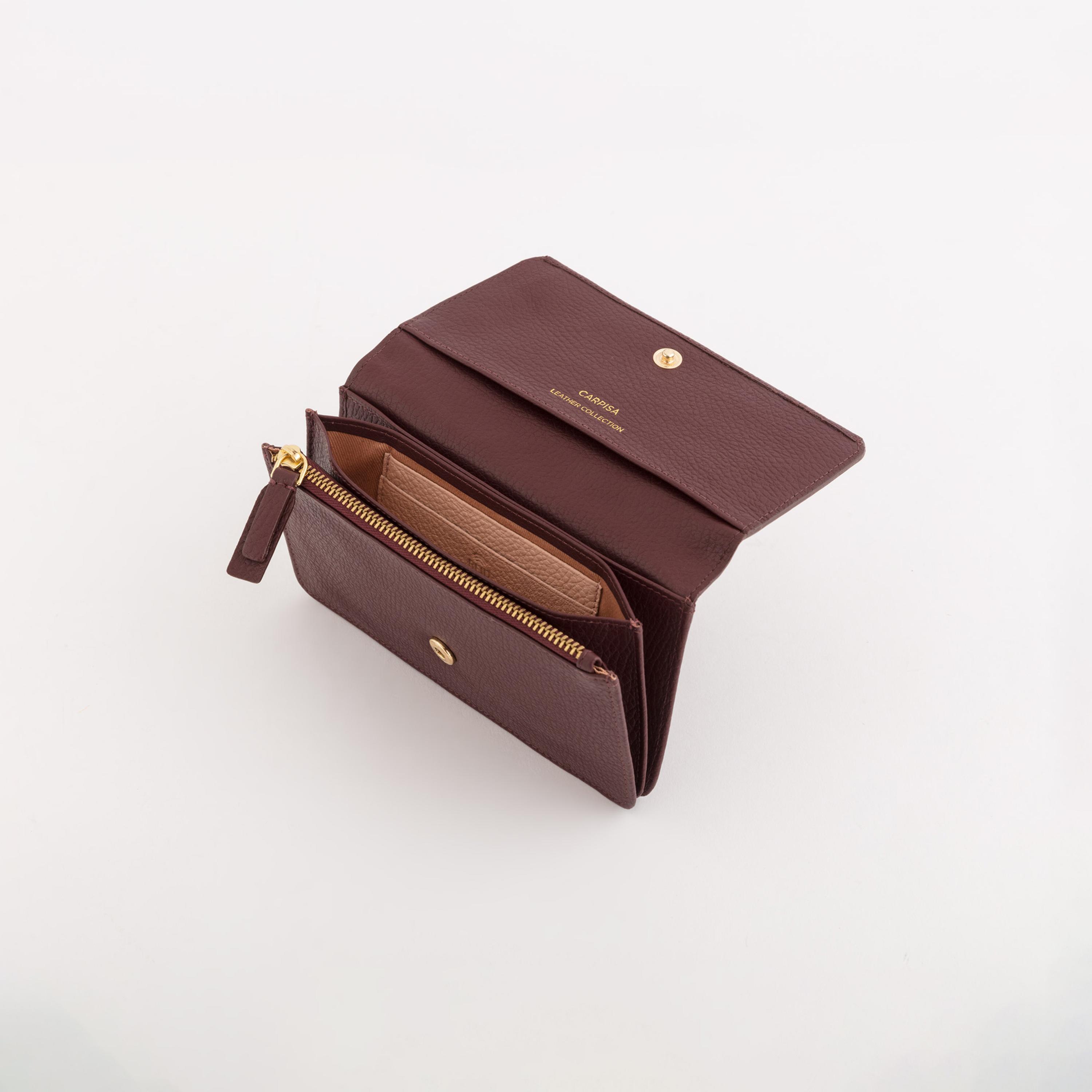 Carpisa Delta Winter Self Design Leather Wallet with Magnetic Closure | 16.50 x 10 x 2 cm-women-bagsandwallets-wallets-image-2