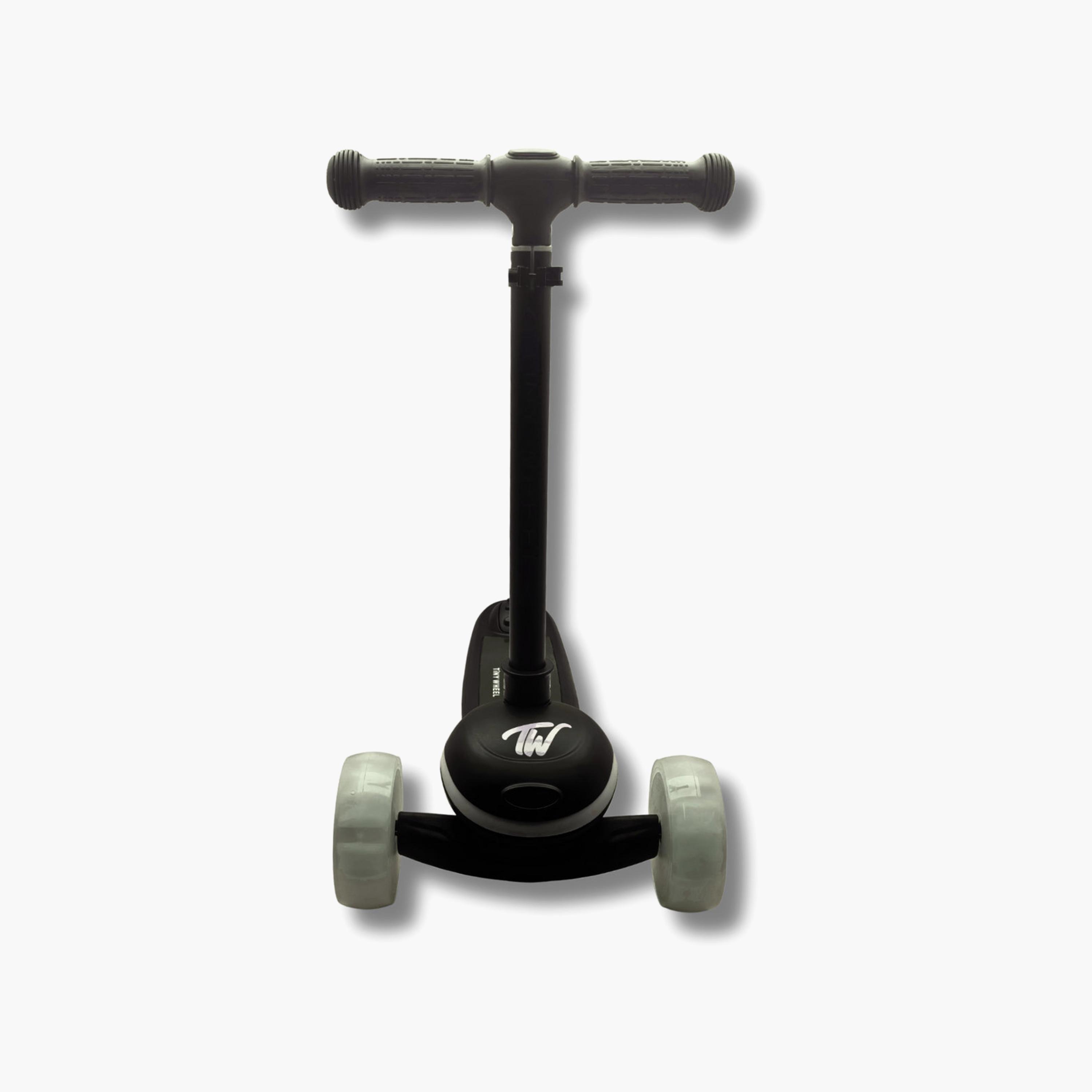 سكوتر مضيء من تايني وييلز - أسود-toys-outdoor-scooters-image-2
