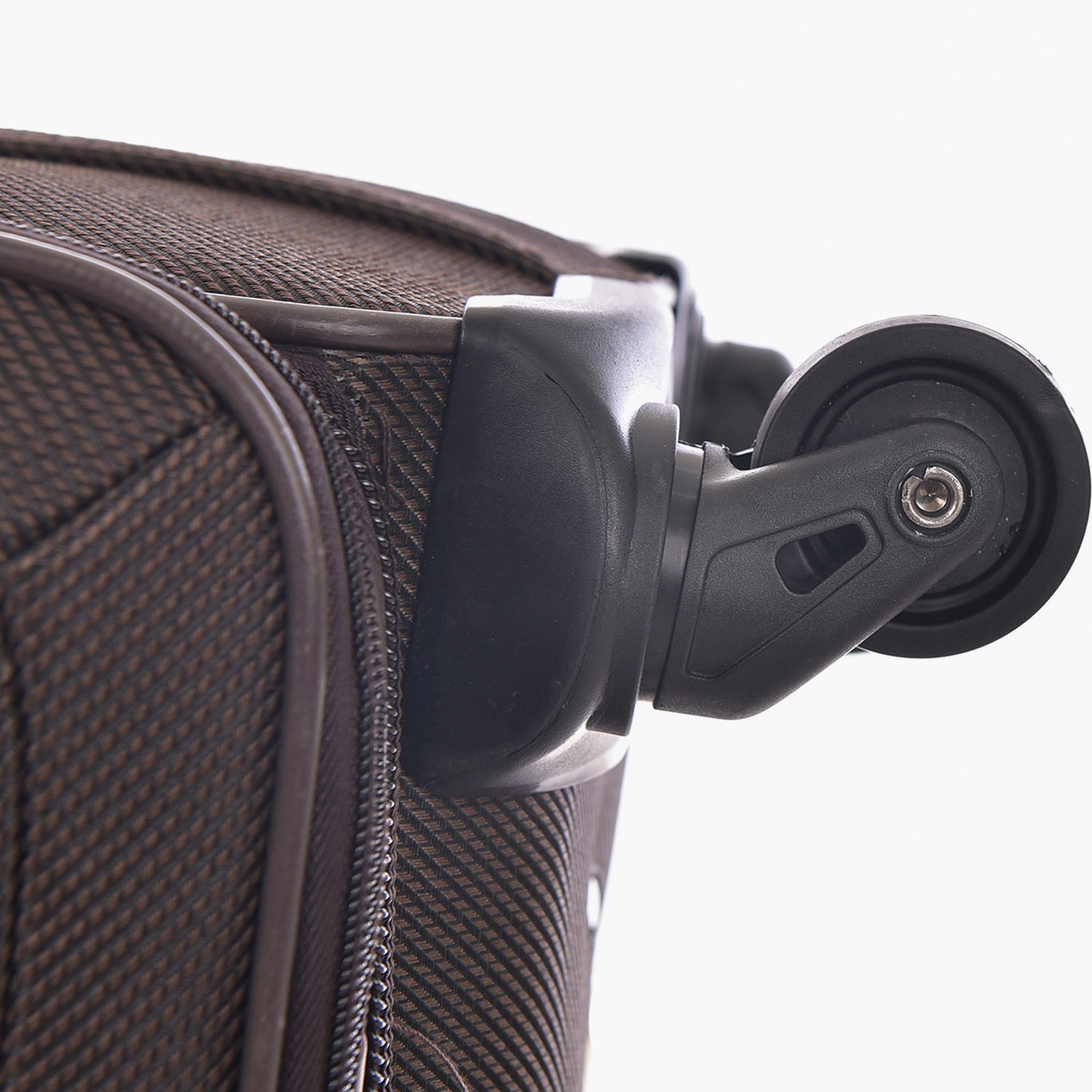 نيو ترافل - طقم  3 شنط سفر بأربع عجلات من النايلون الناعم مع قفل برقم سري-travel-luggagesandbags-luggage-image-13