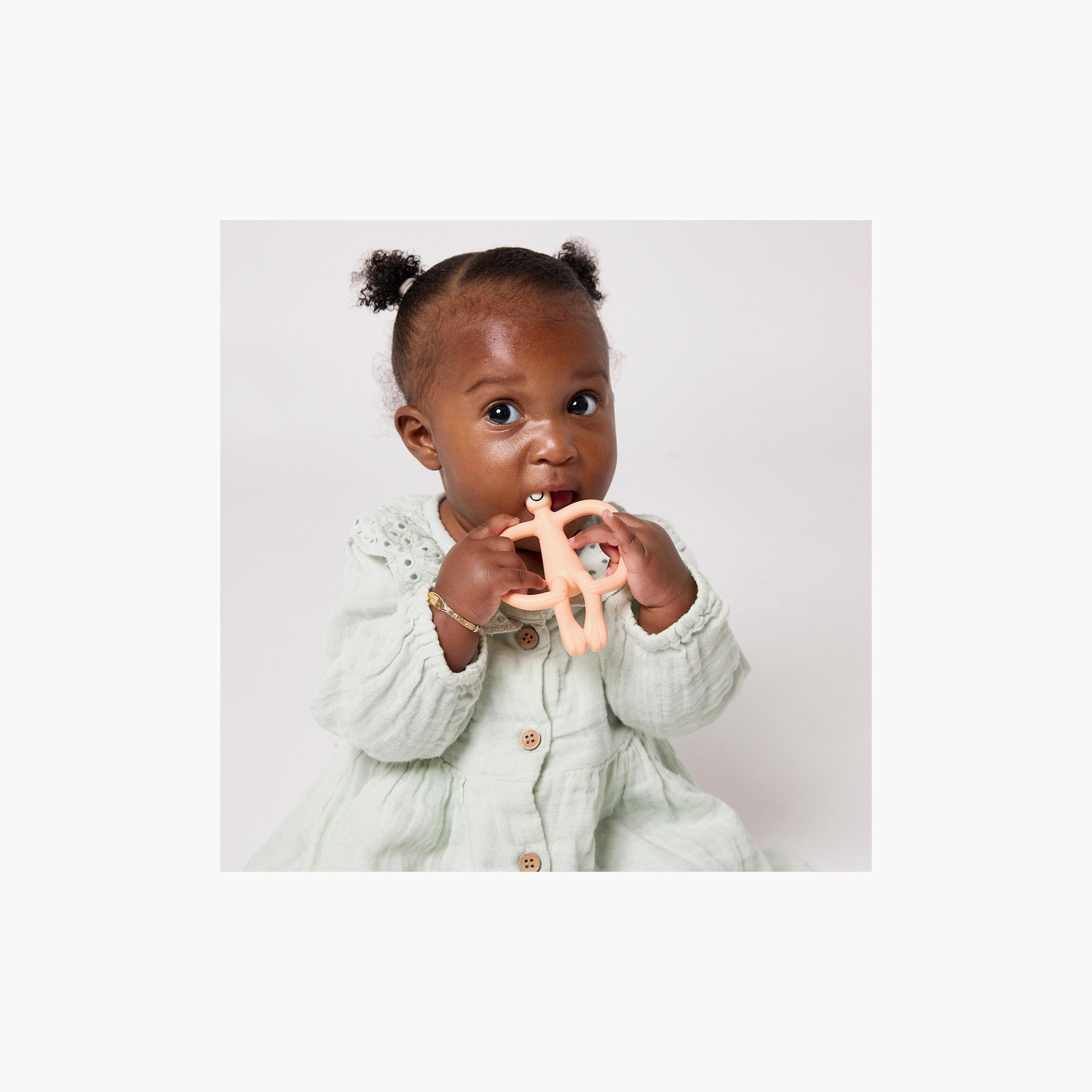 طقم "تيثينج ستارتر" المبتدئ للعضاضات من ماتش ستيك مونكي-baby-feeding-teethers-image-4
