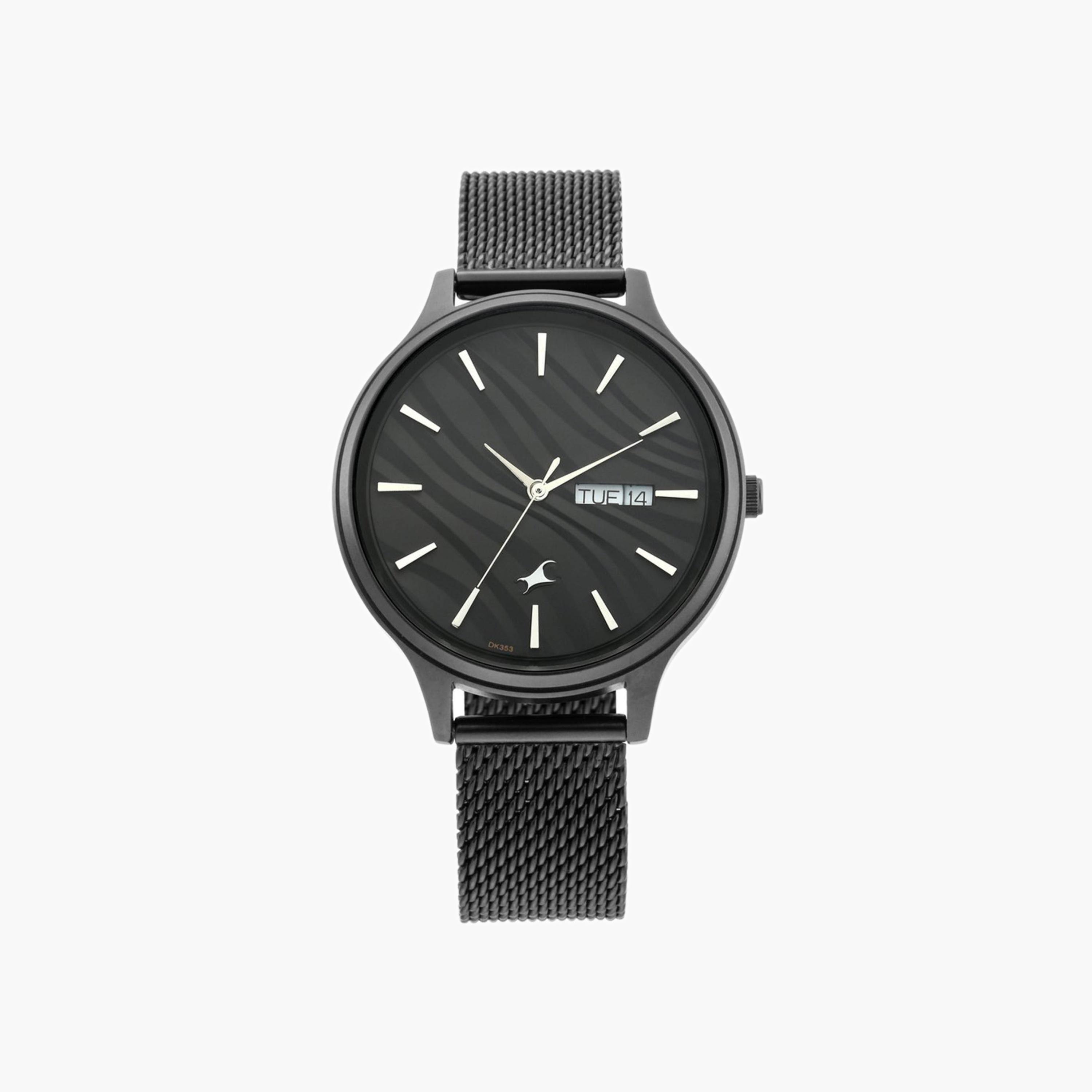 ساعة أنالوج بمينا بارز الملمس وسوار شبكي-women-watchesandjewellery-watches-image-1
