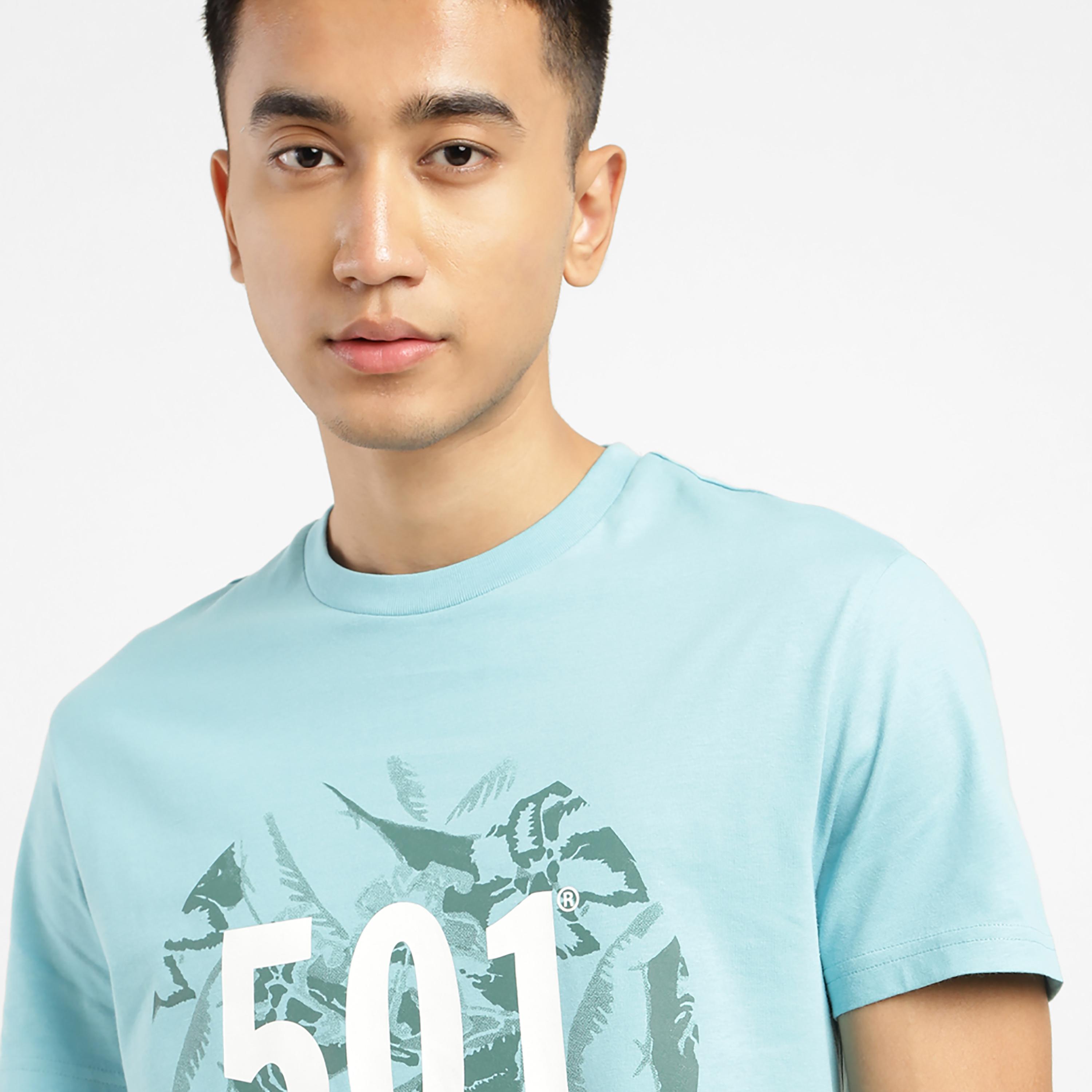 تيشيرت ليفايز بأكمام قصيرة وياقة دائرية مع مطبوع-men-clothing-tshirtsandpolos-tshirts-image-3