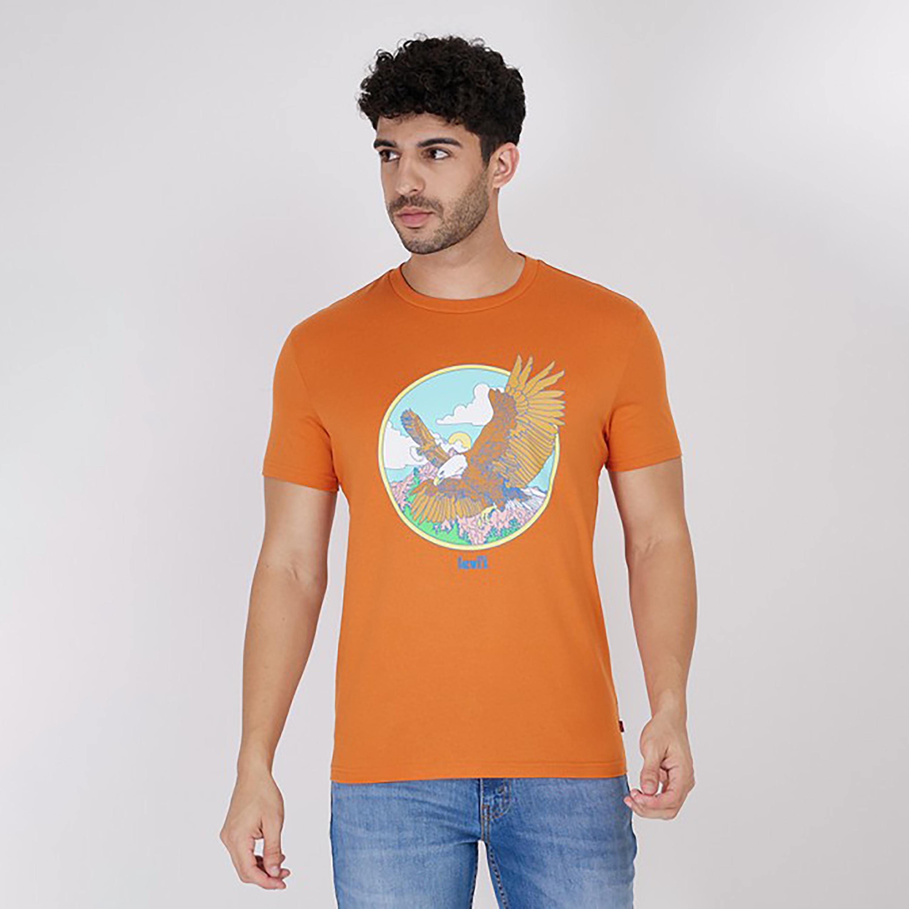 تيشيرت ليفايز بأكمام قصيرة وياقة دائرية مع جرافيك-men-clothing-tshirtsandpolos-tshirts-image-1