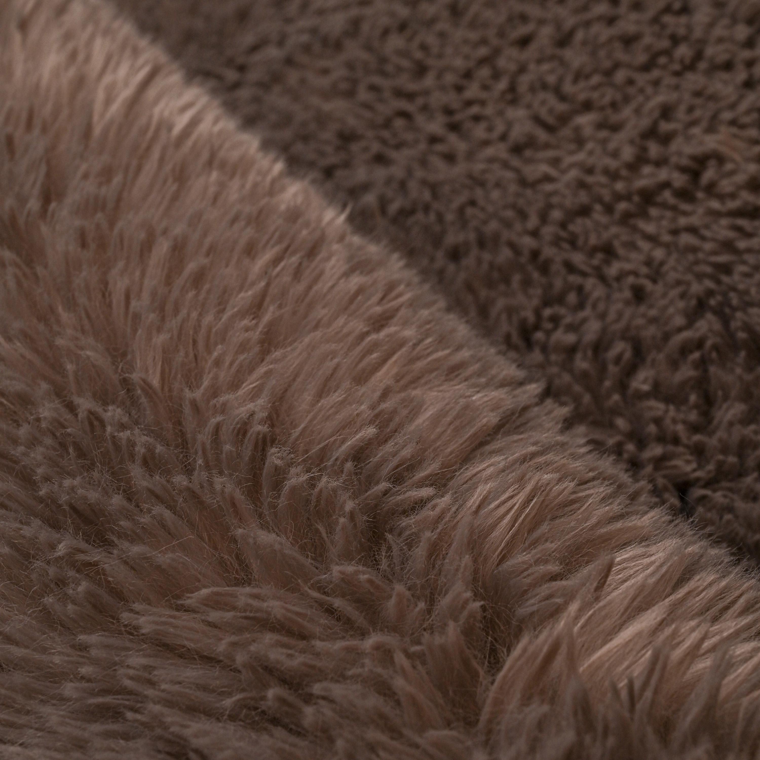 سجادة فرو أرانب صناعي وبرية مصبوغة من نيو فو رابيت - 300x200 سم-hbxdecorandfurnishings-floorcoverings-rugs-image-2