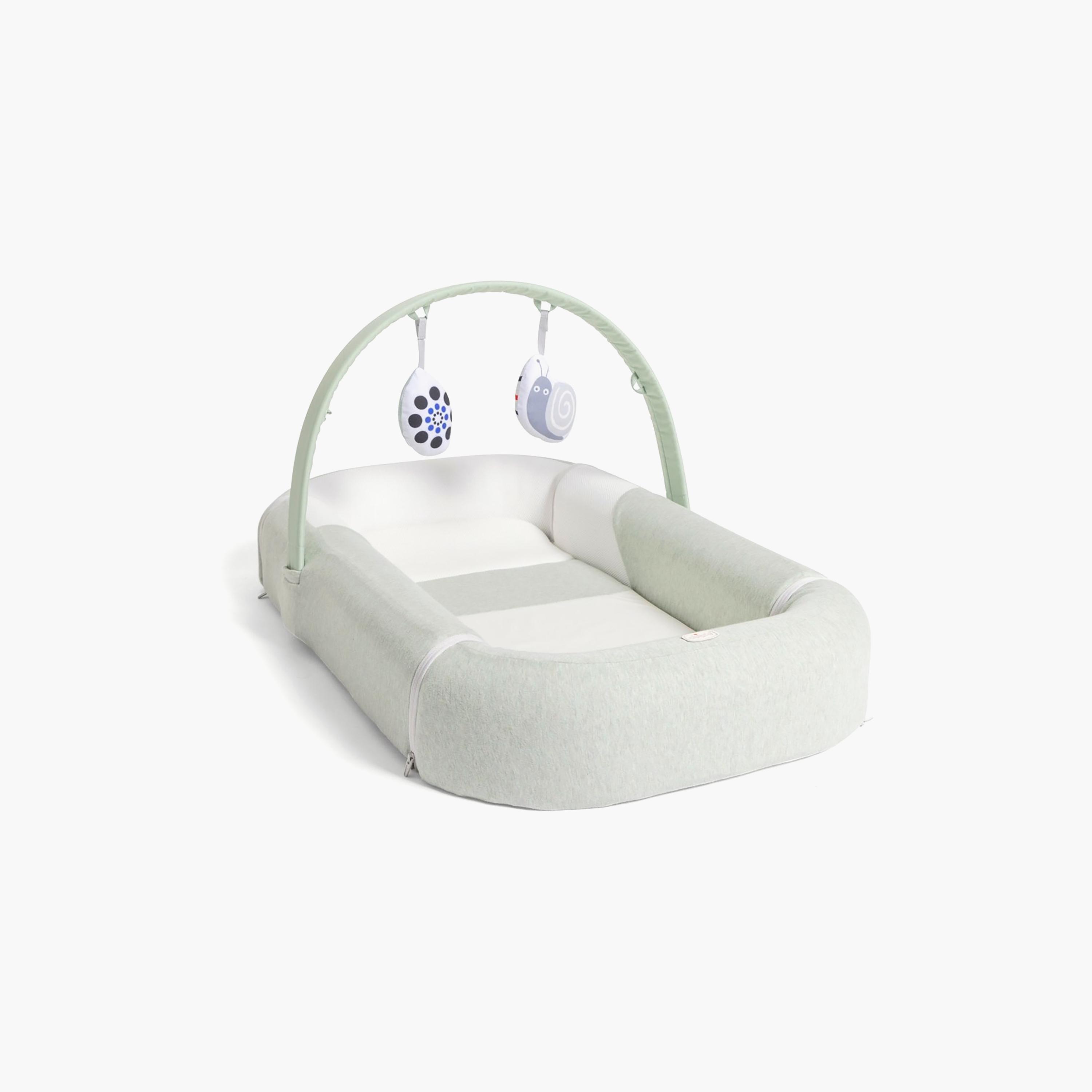 Chicco 4-in-1 Mommy Pod Baby Nest-baby-nursery-furniture-cribsandbeds-cribaccessories-image-1