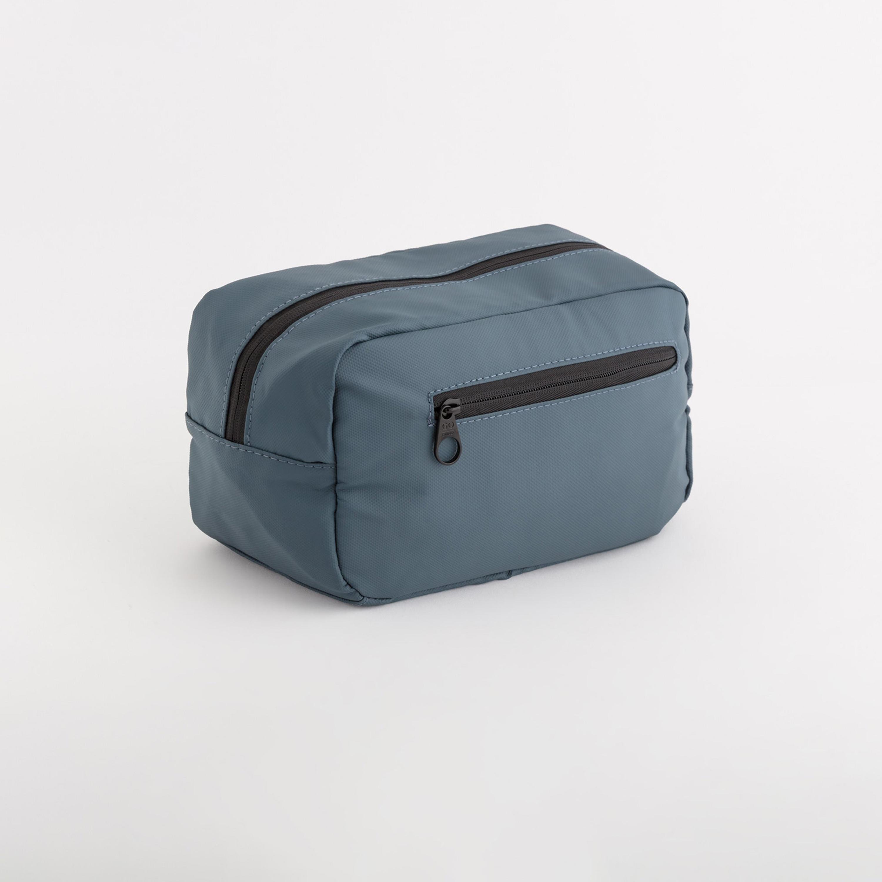 Carpisa Unisex Akinori Go FW Toiletry Bag-men-bags-image-3
