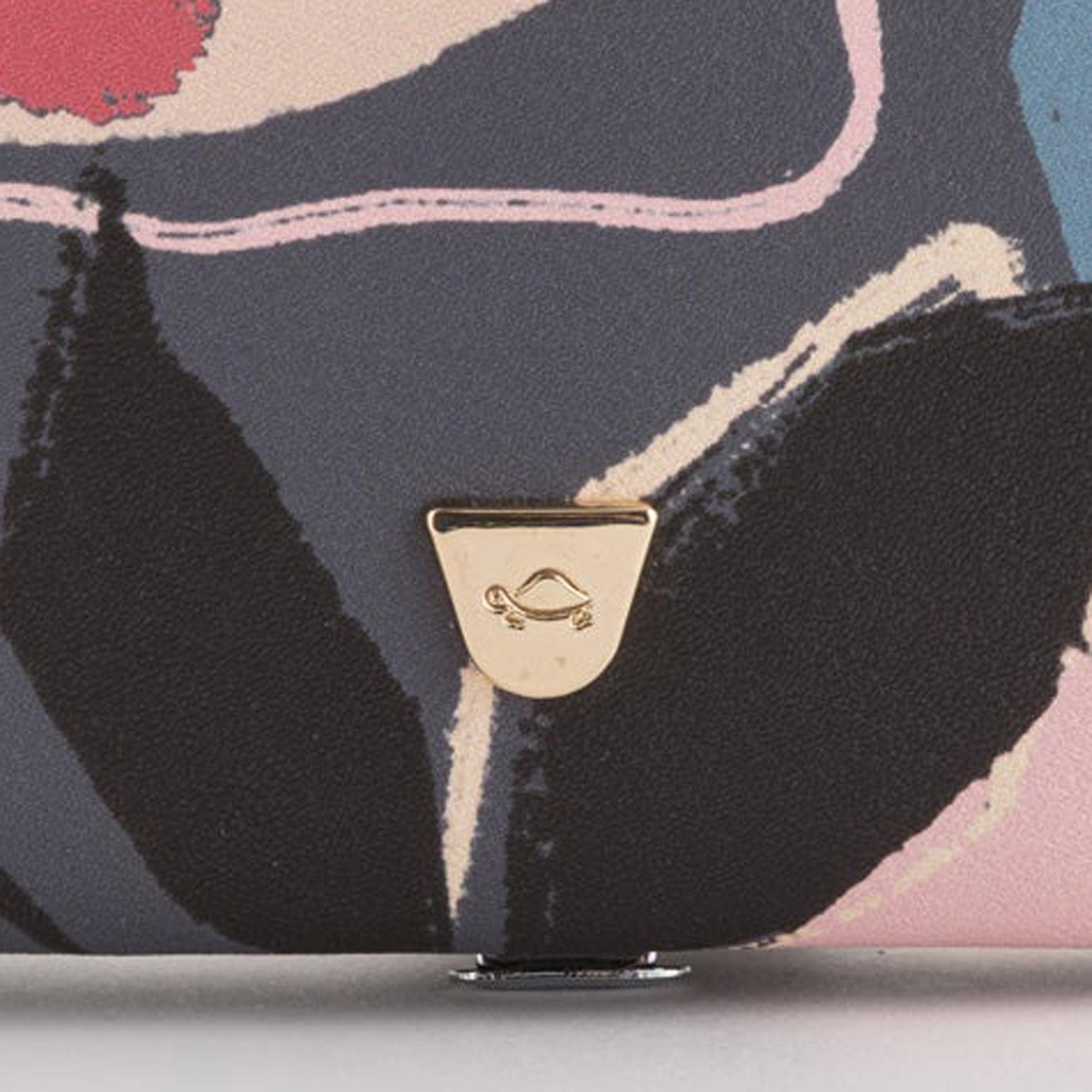 Carpisa Jasper Printed Beauty Travel Case | 11 X 7 X 1 CM-women-bagsandwallets-handbags-image-3