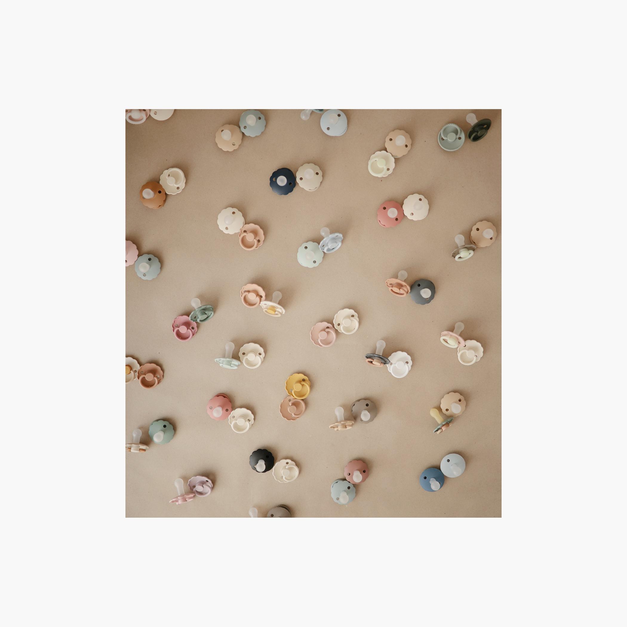 لهاية فريج ديزي لاتكس - مقاس 1-baby-feeding-pacifiers-image-4