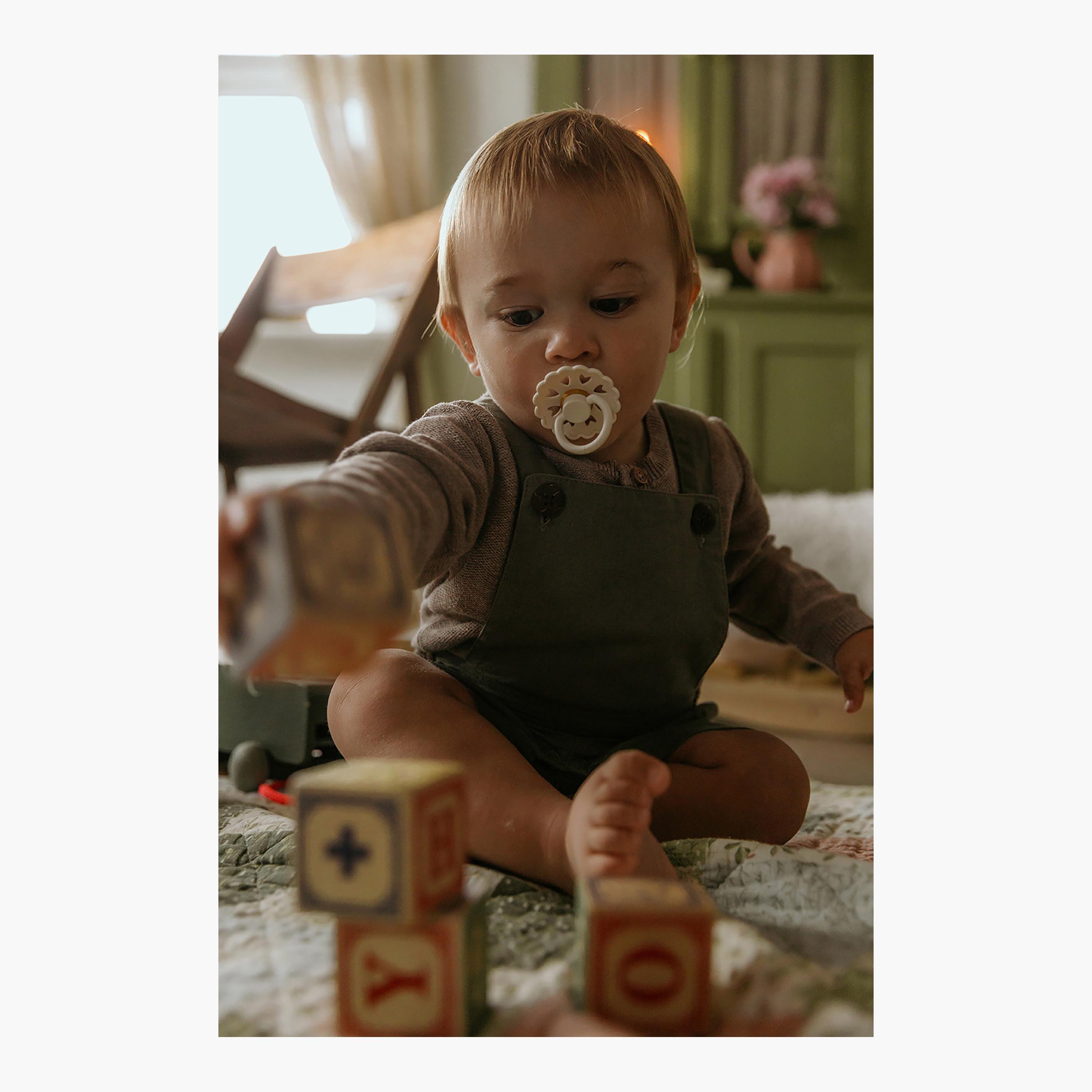 لهاية فريج فيري تيل سيليكون - مقاس 1-baby-feeding-pacifiers-image-4