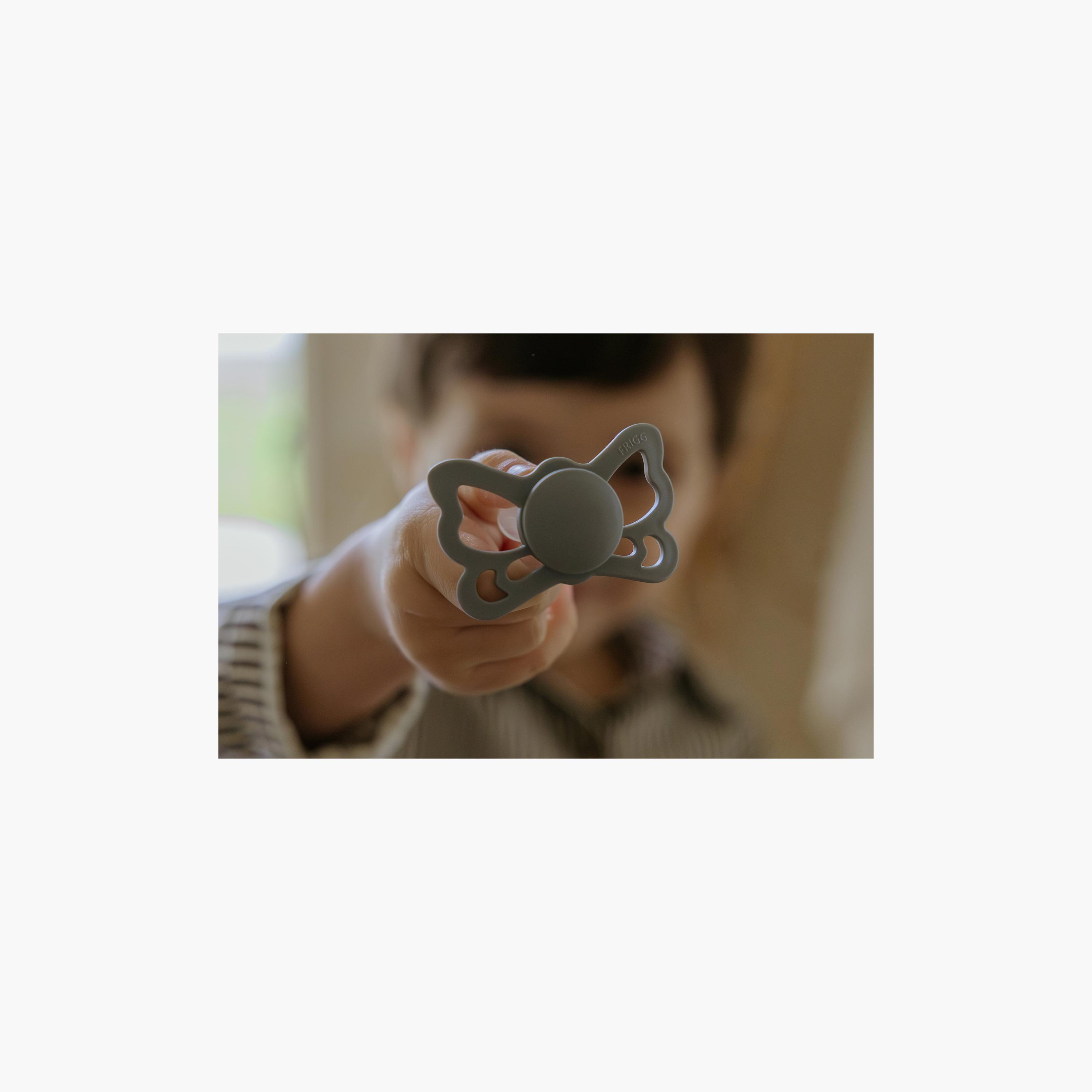 لهاية فريج باترفلاي سيليكون تشريحية - مقاس 1-baby-feeding-pacifiers-image-3