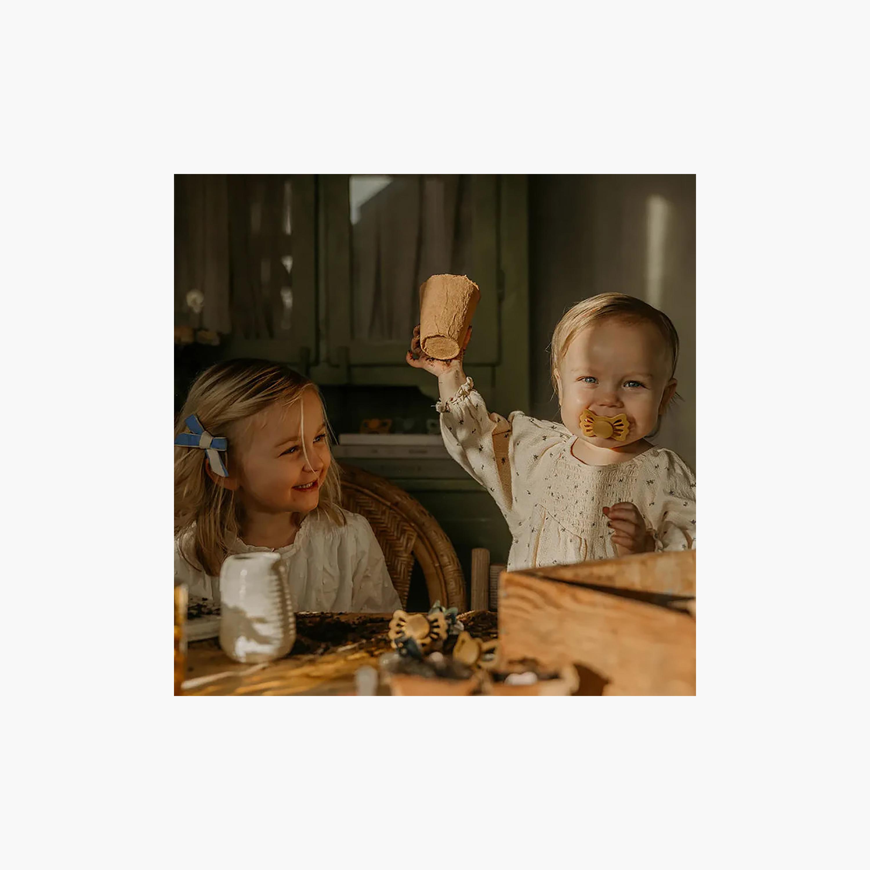 لهاية فريج لوكي سيليكون متماثلة - مقاس 2-baby-feeding-pacifiers-image-4