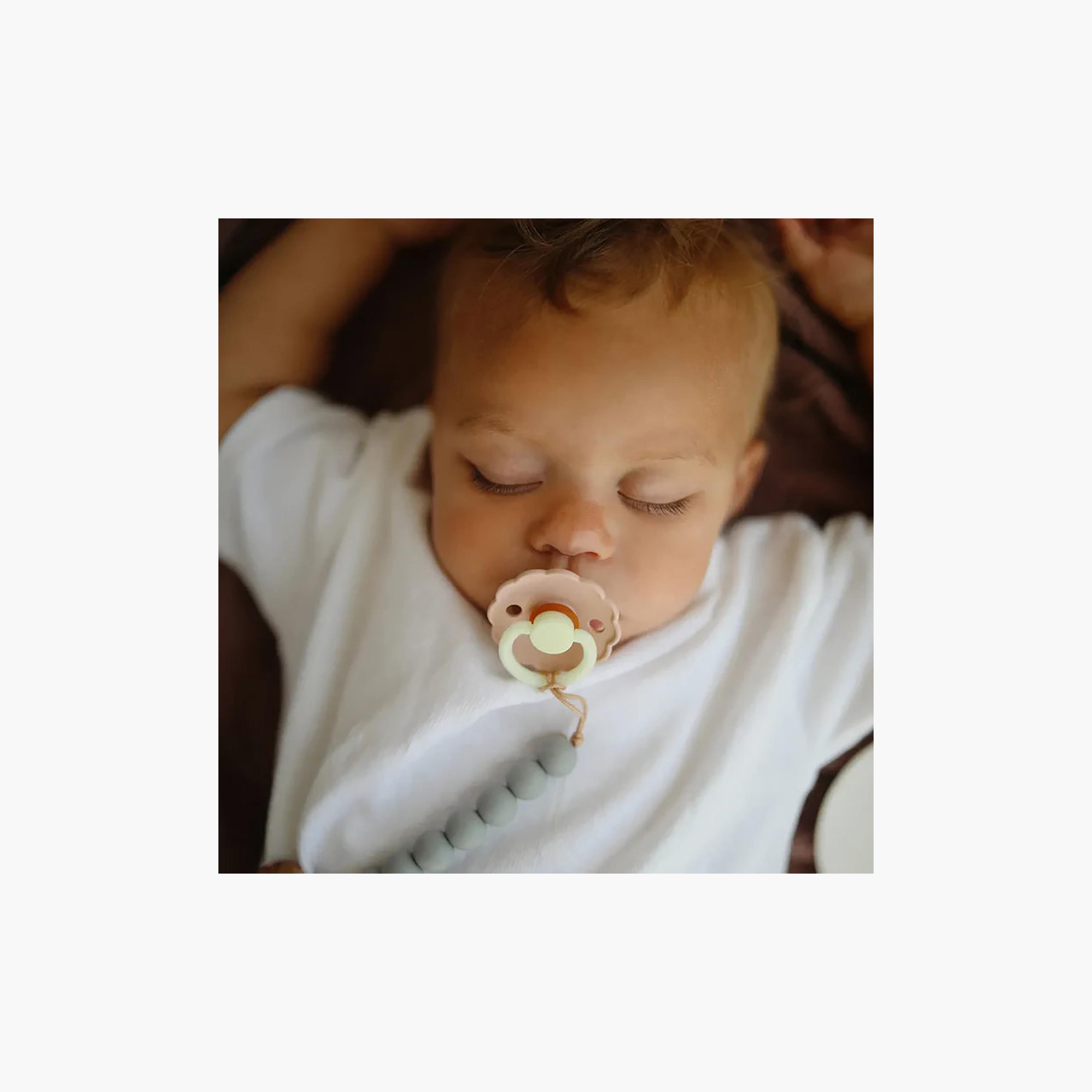 FRIGG 2-Piece Daisy Silicone Pacifier - Size 2-baby-feeding-pacifiers-image-4